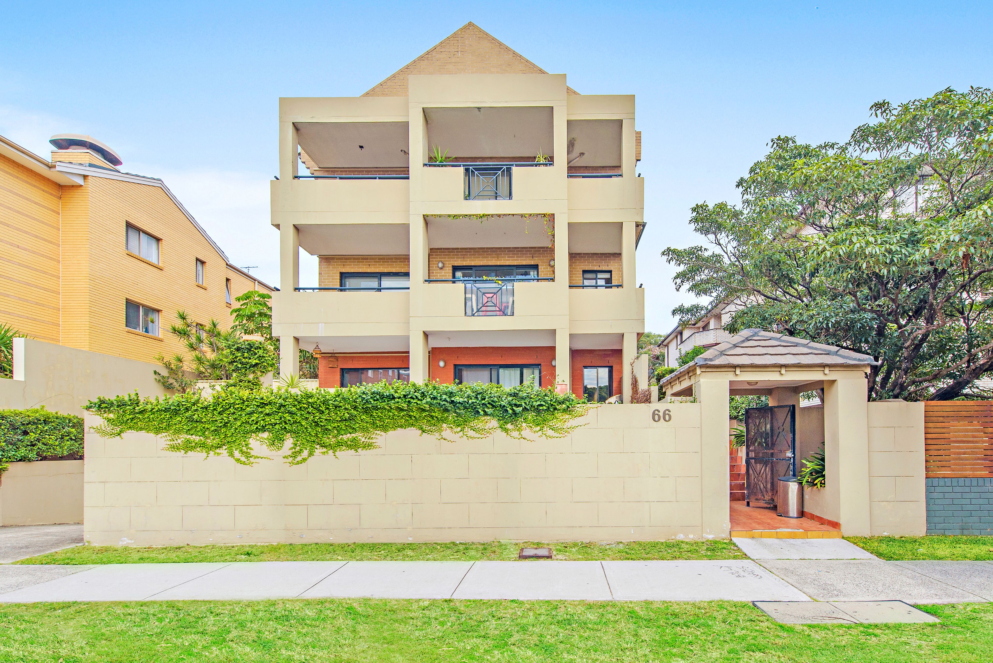 66 Beach Road, Bondi Beach NSW 2026