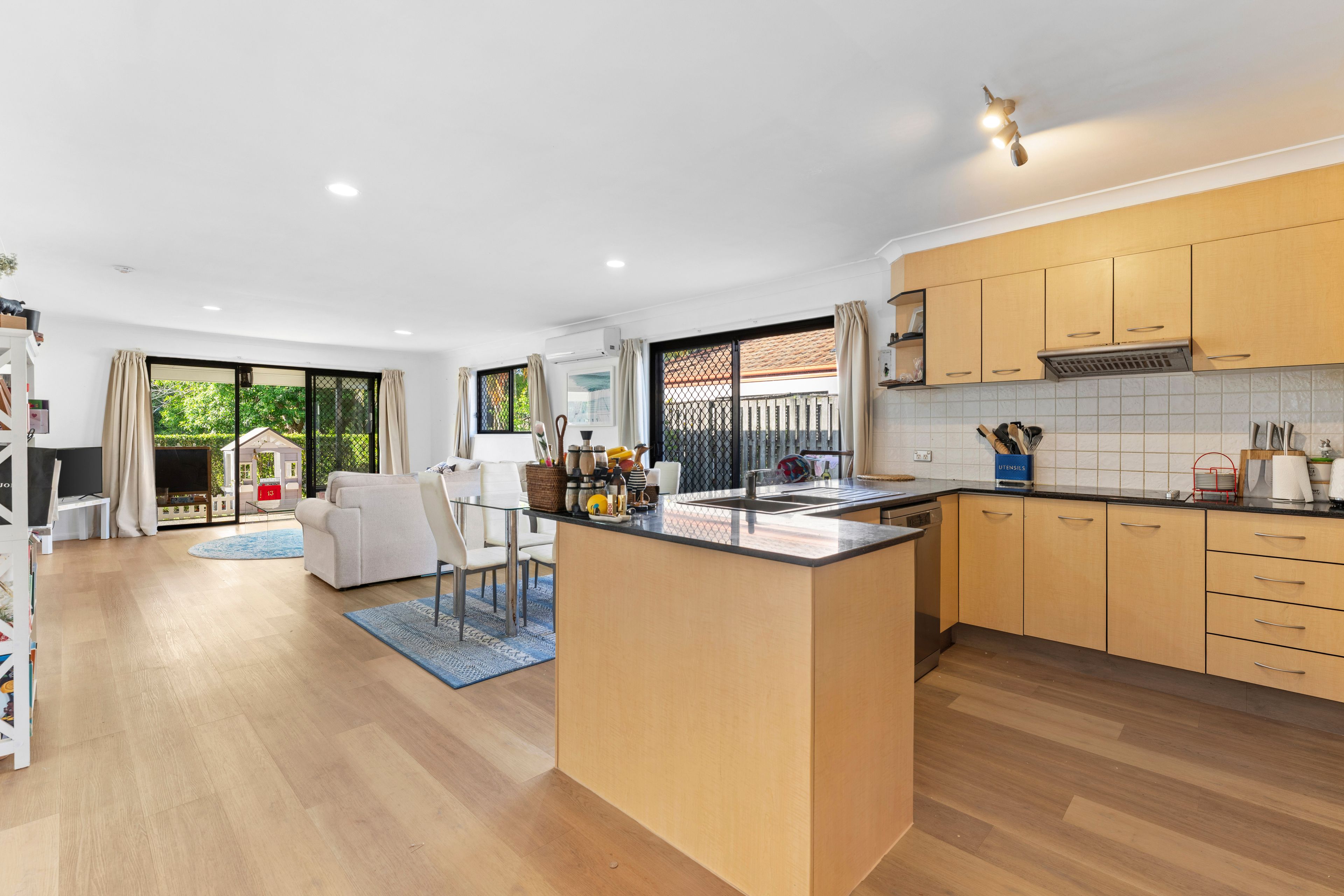 15/64 Gilston Road — photo 3 of 27