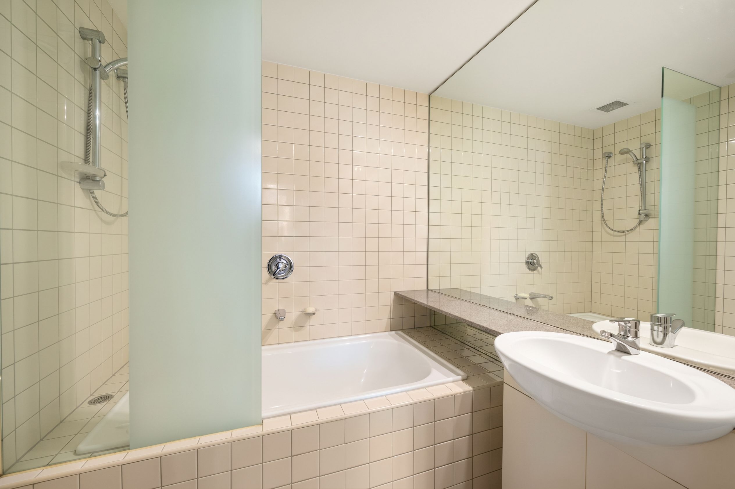 57/1 Queensberry Street — photo 8 of 14