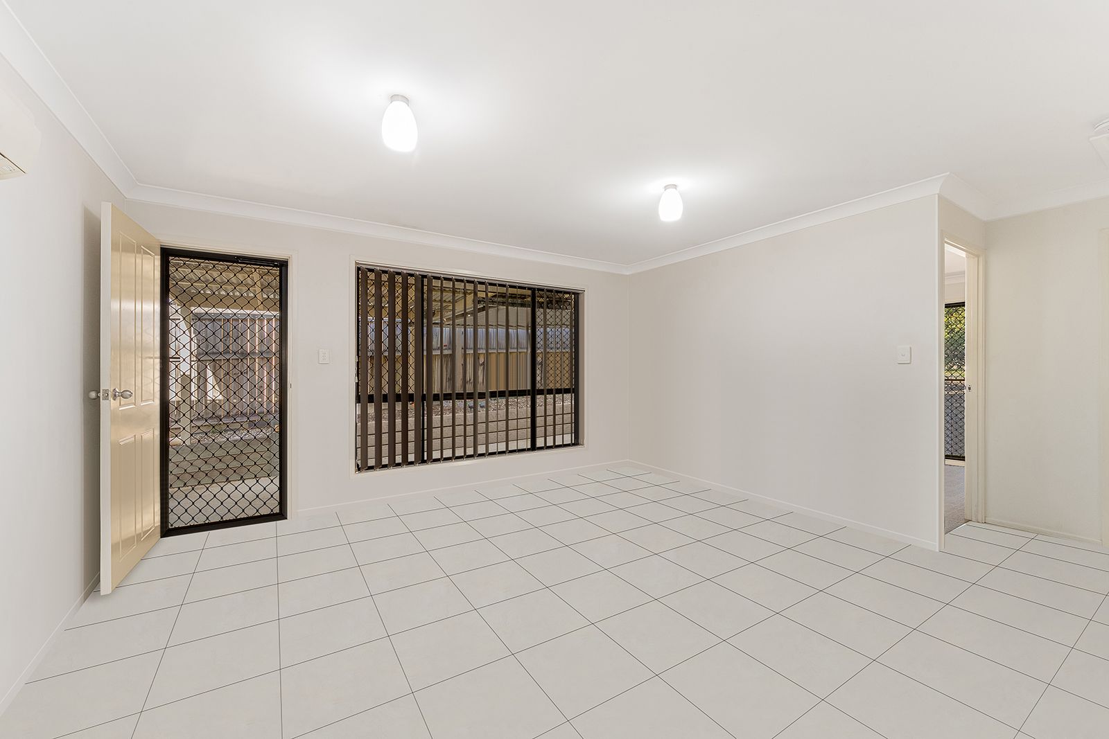 2/10 Brodiek Street, Strathpine, QLD 4500