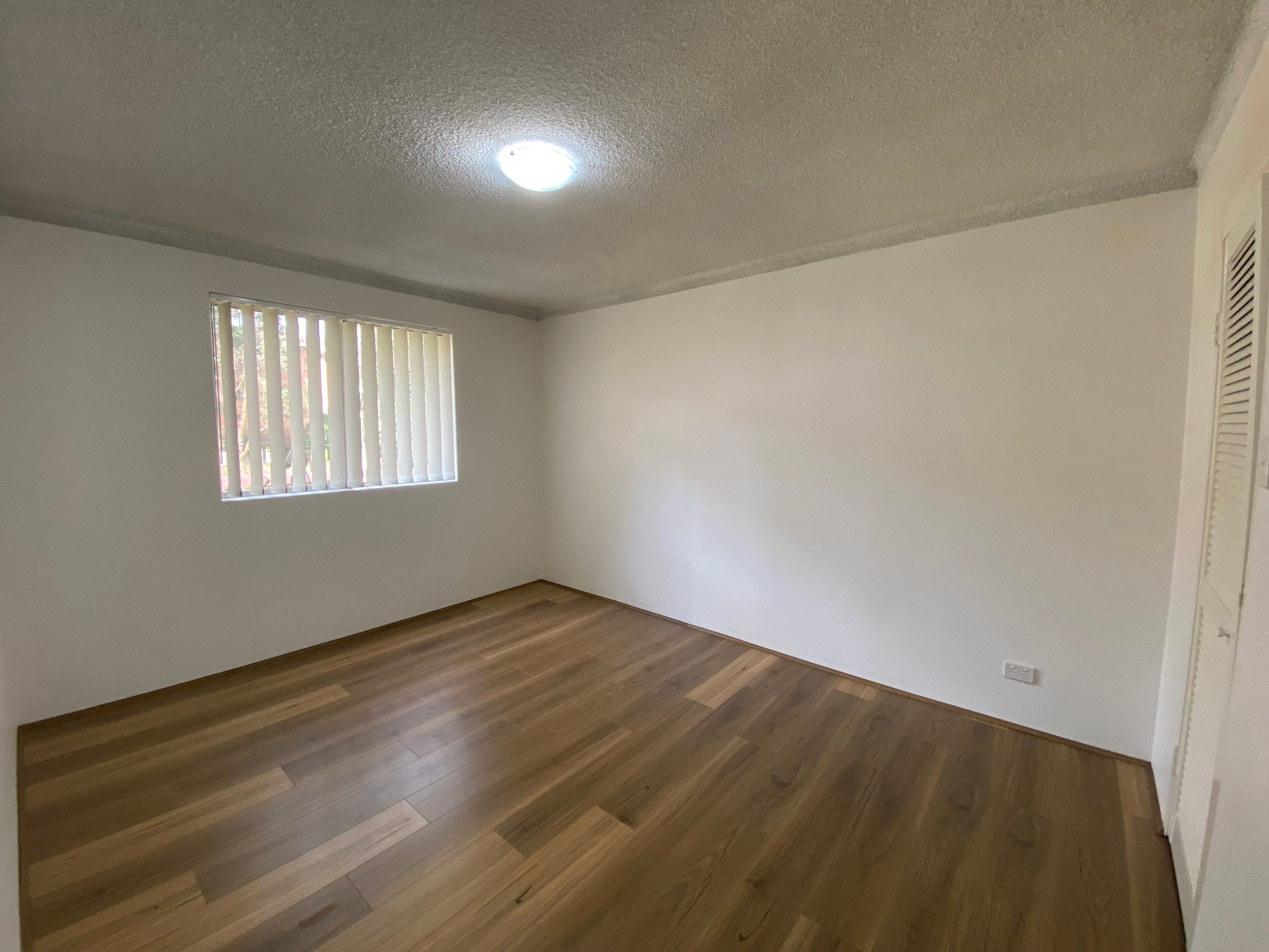 4/162 Sandal Crescent — photo 7 of 12