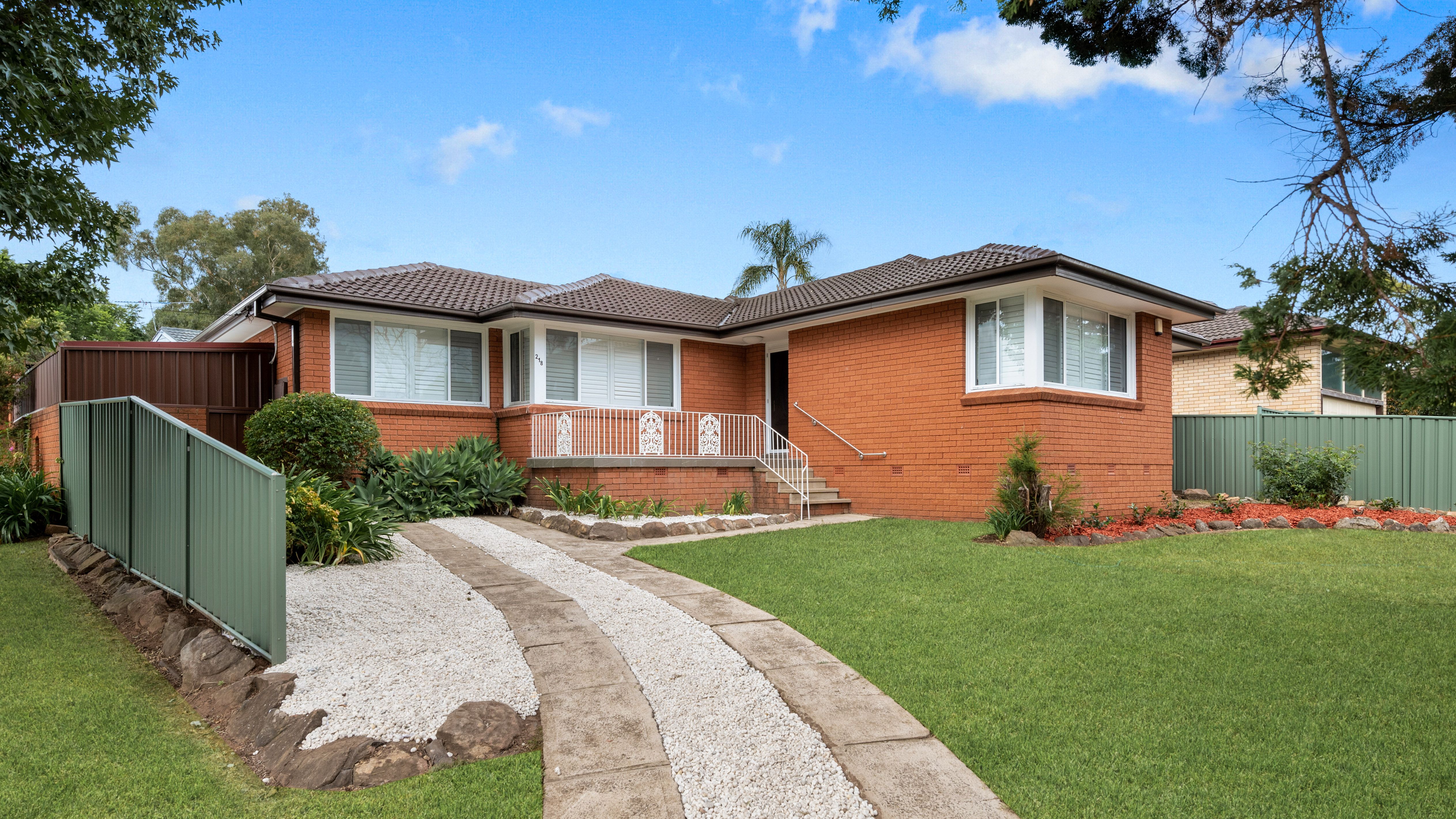 218 Saint Johns Road, Bradbury, NSW 2560