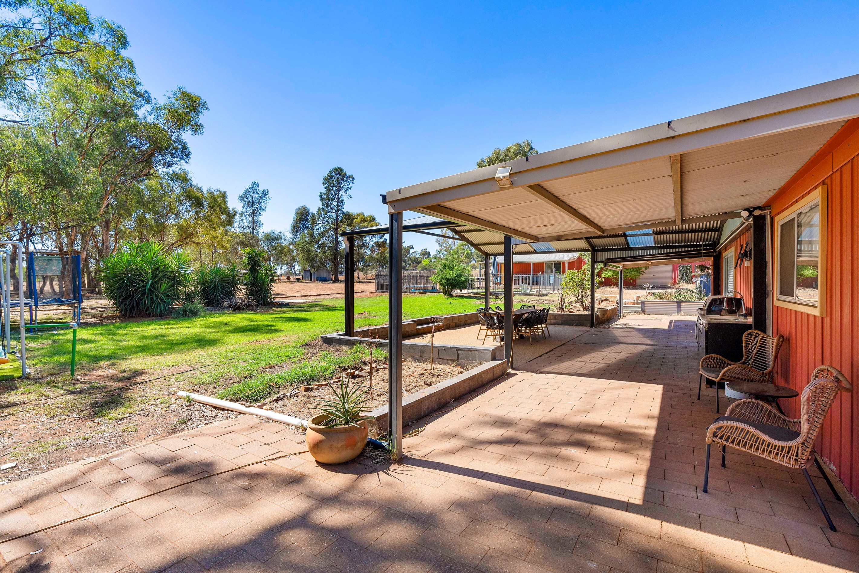 11 Garland Street, Coolamon, NSW 2701