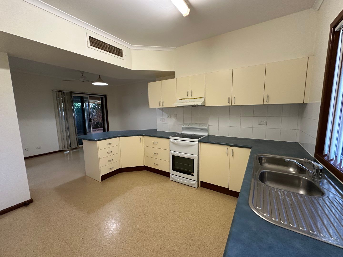 27 Baseden Way, Nickol, WA 6714