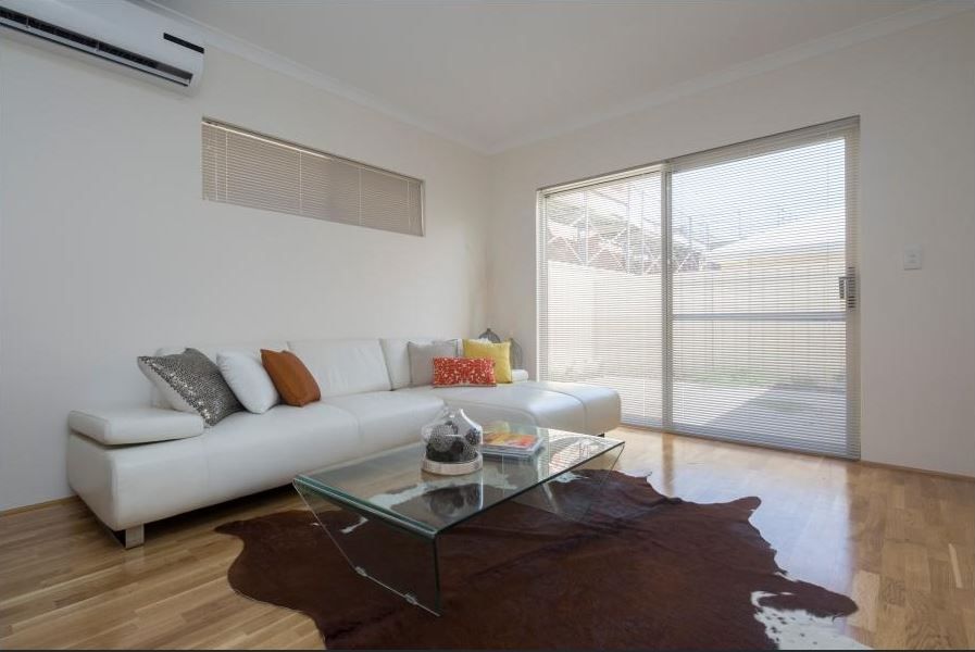 1/8 Pearl Road, Cloverdale, WA 6105