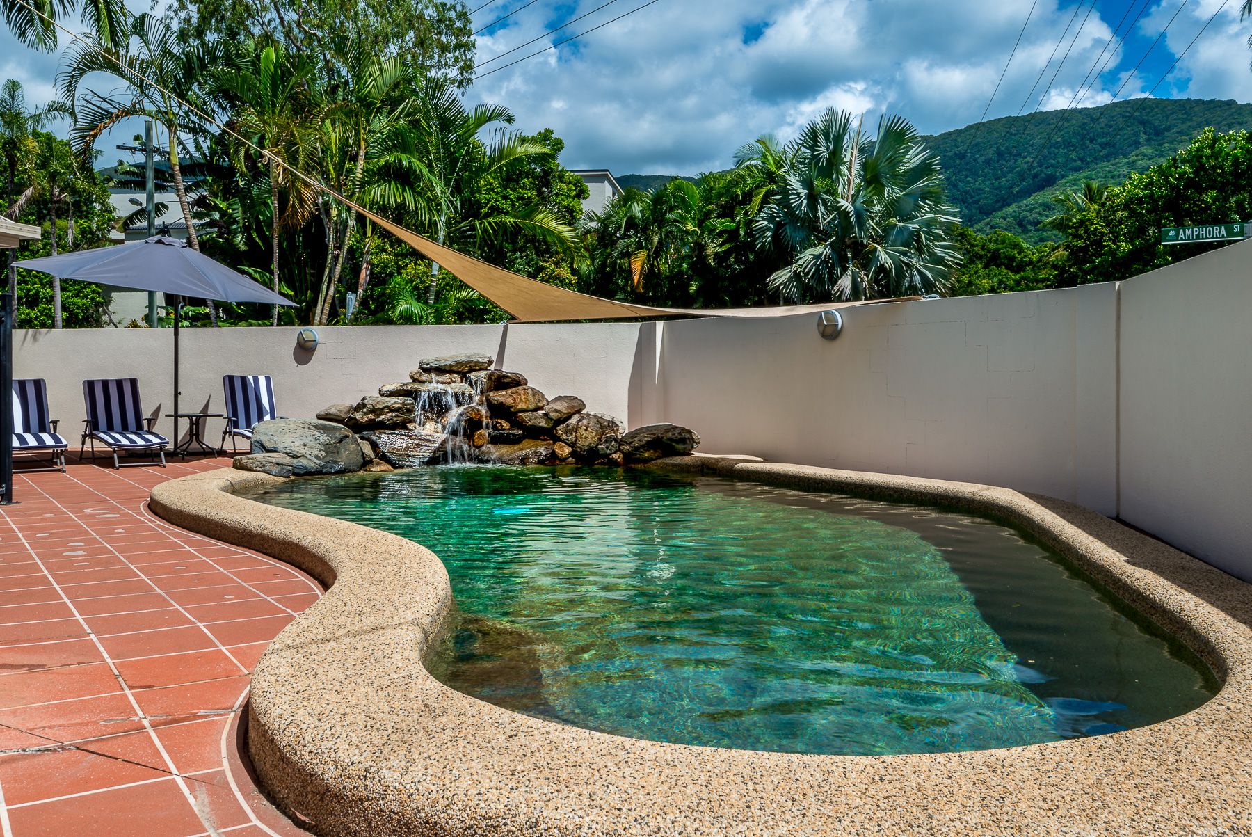 1/7 Harpa Street, Palm Cove, QLD 4879