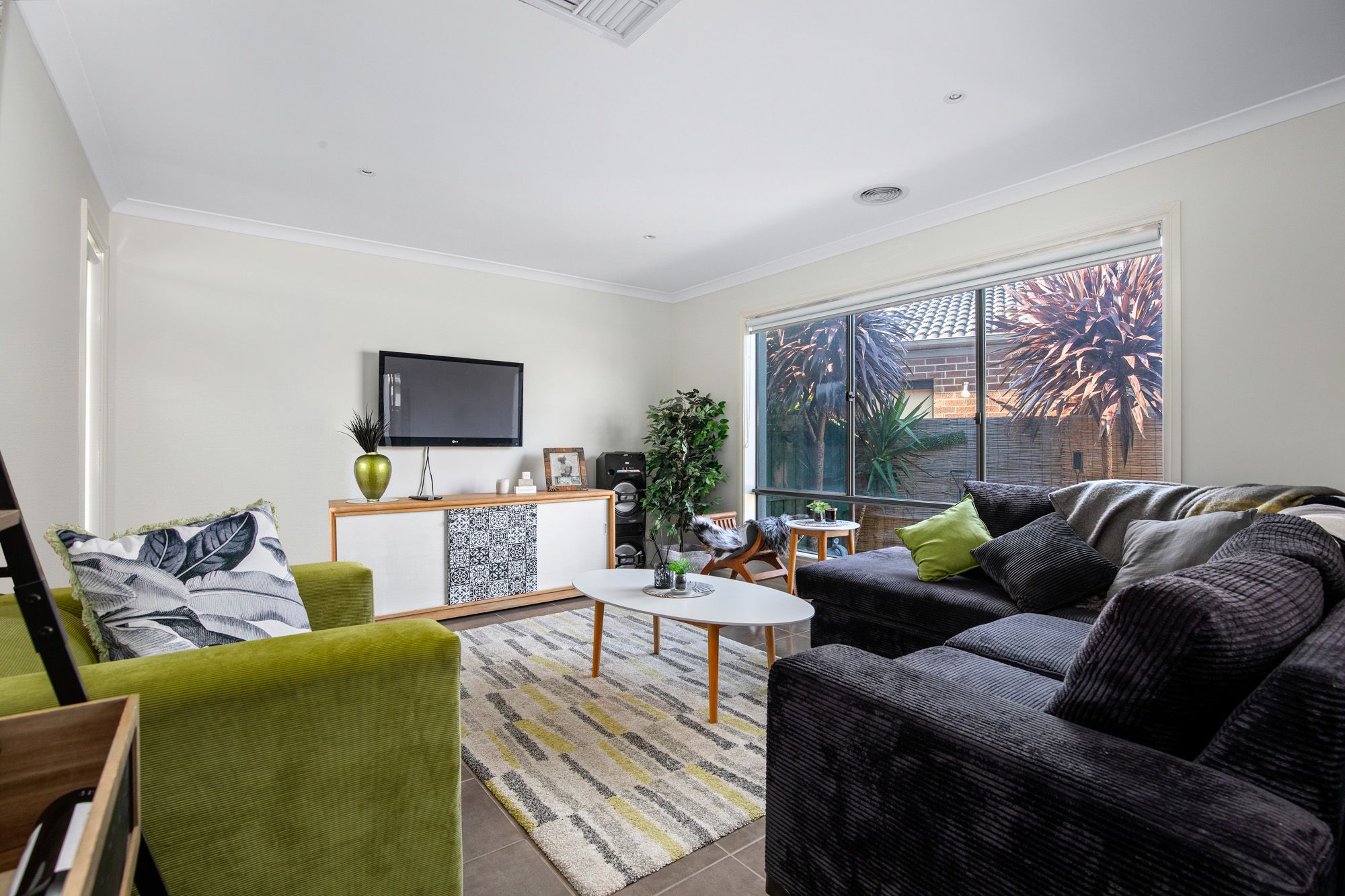 2/16 Mermaid Crescent, Wyndham Vale, VIC 3024