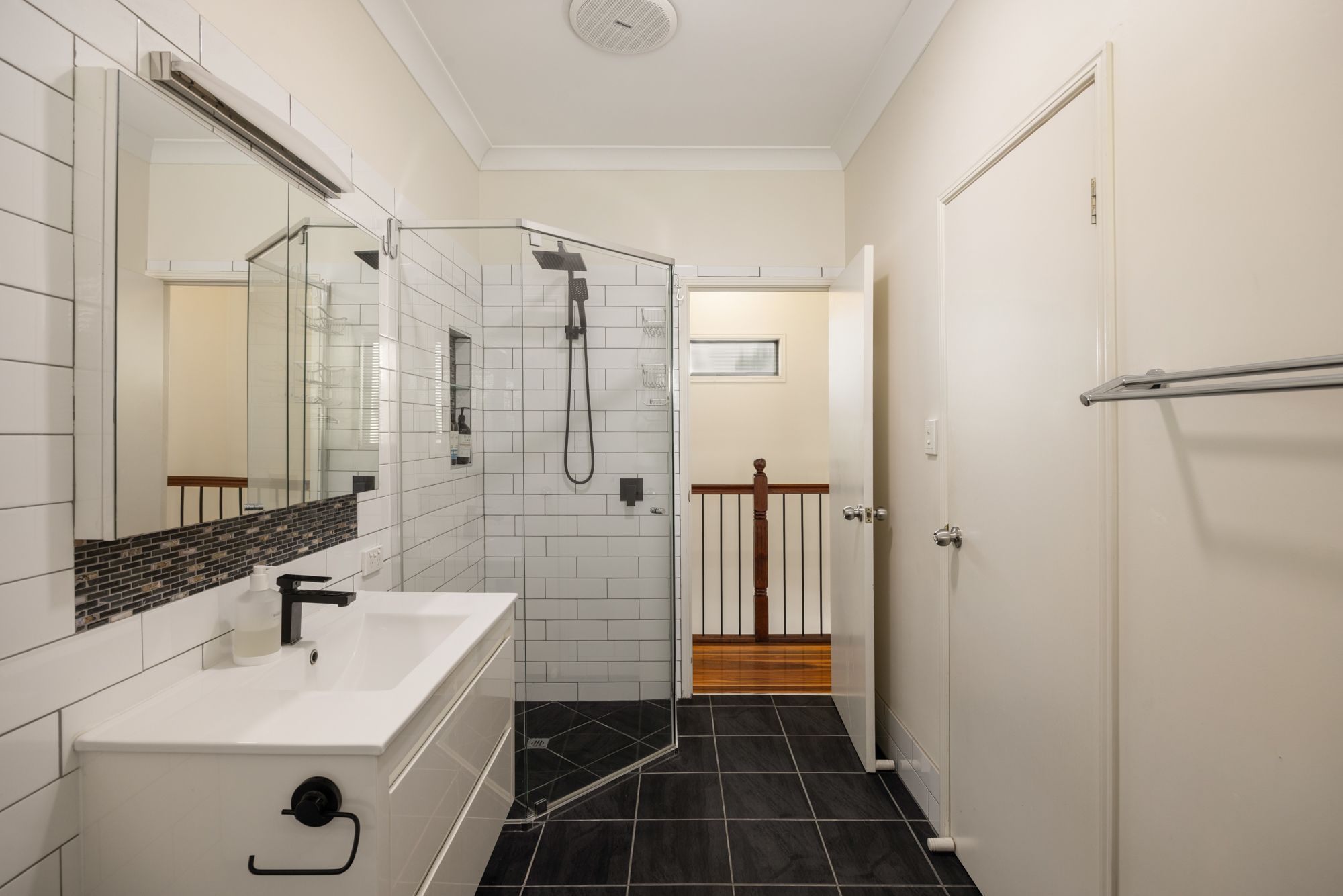 166A Kelvin Grove Road — photo 14 of 17