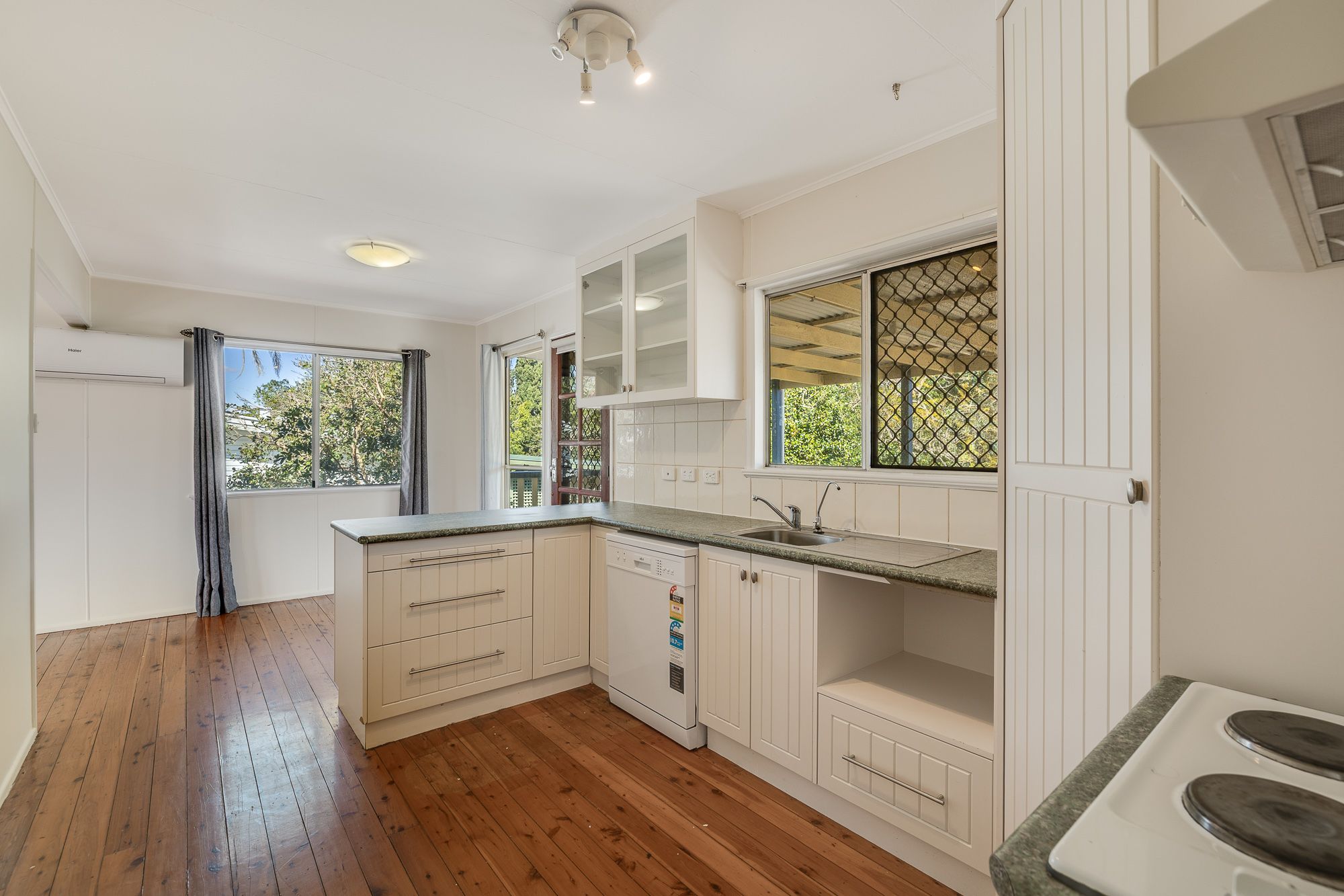 12 Mcnamara Street — photo 3 of 18