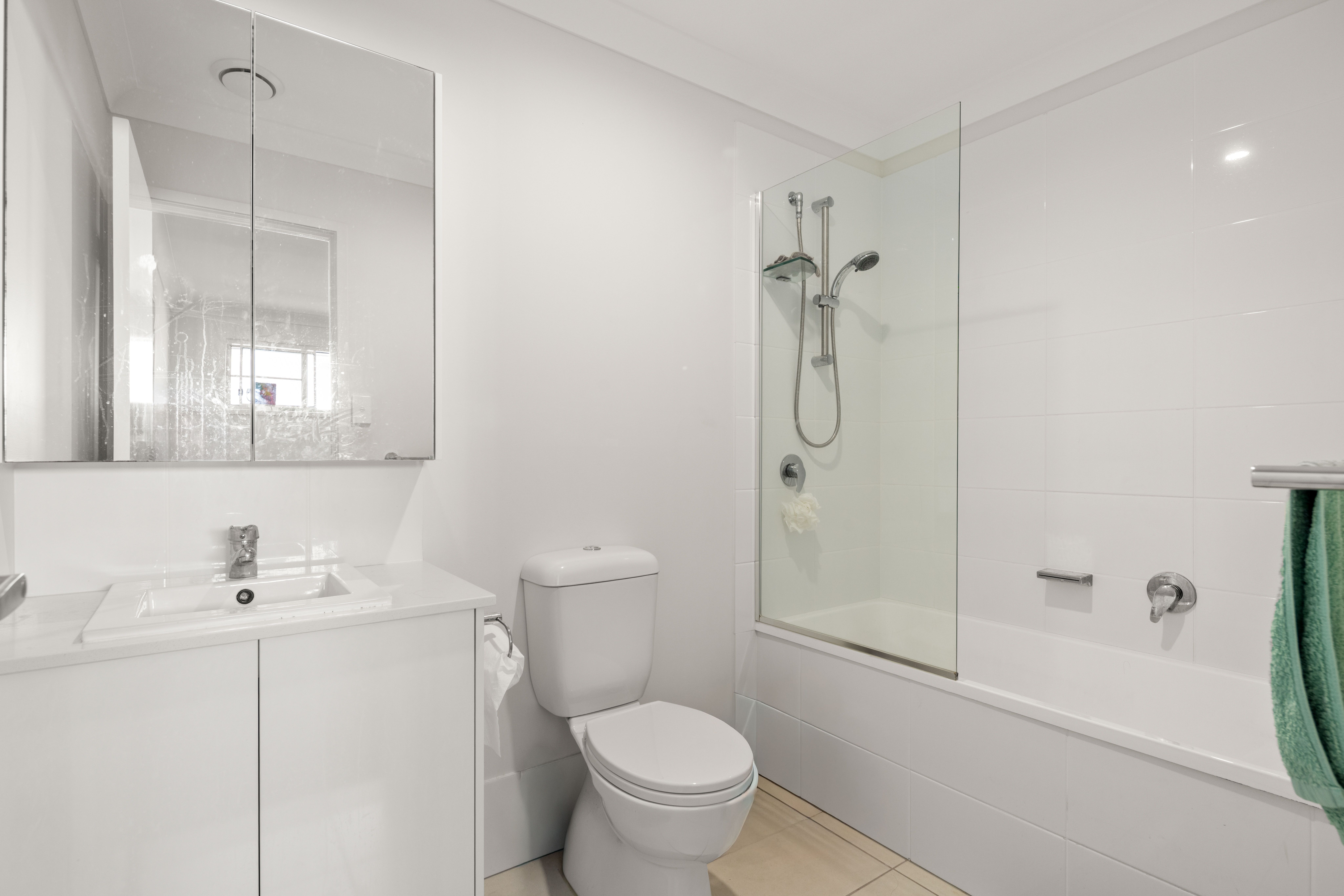 25/19 Whittley Court — photo 15 of 25