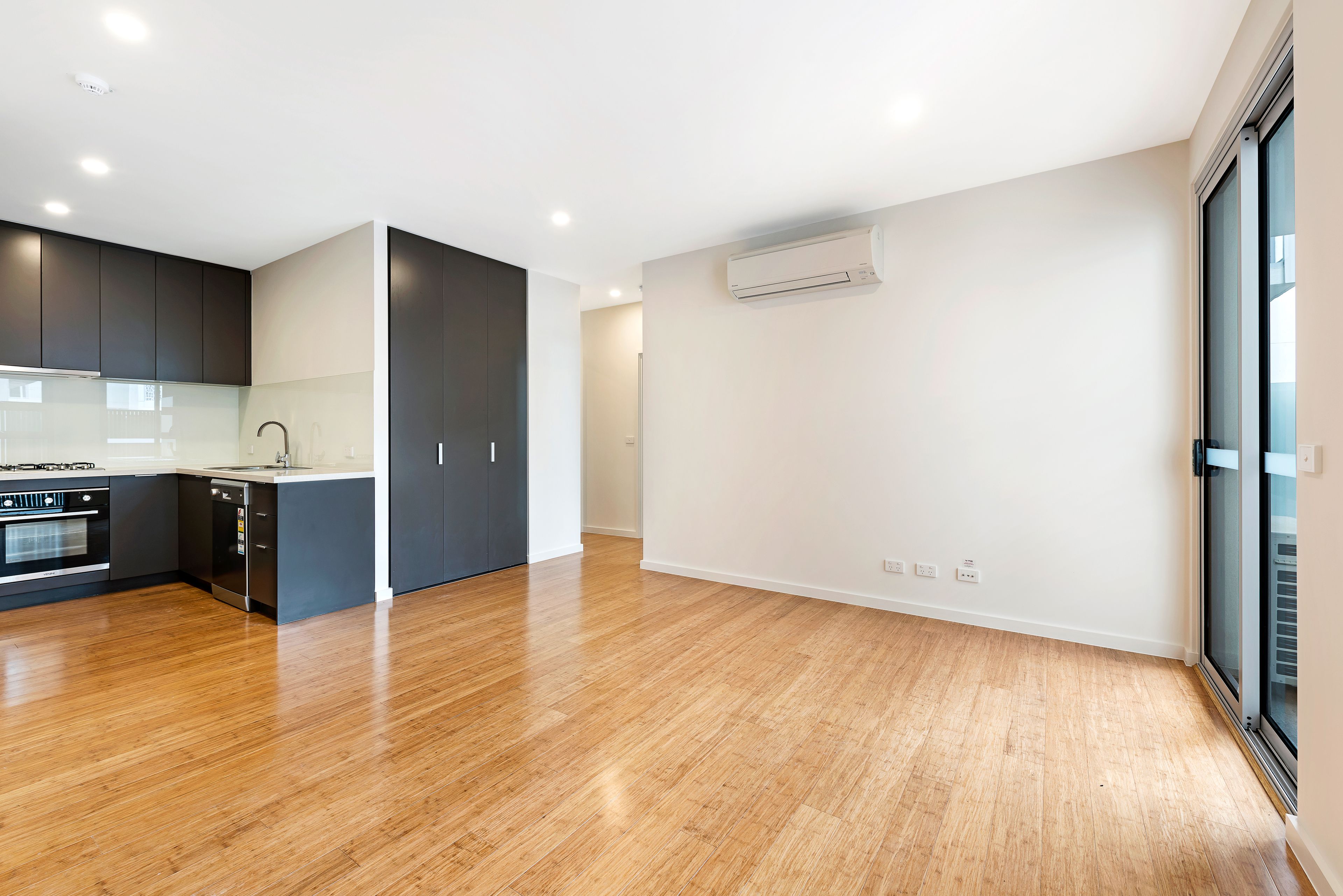 G06/1215A Centre Road, Oakleigh South, VIC 3167