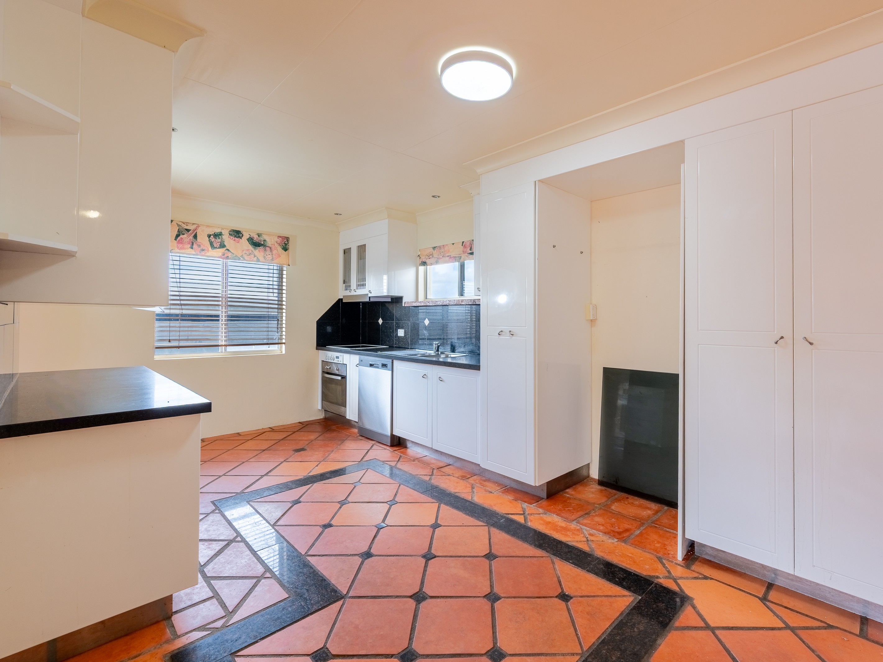 17 Crest Avenue, Boyne Island, QLD 4680