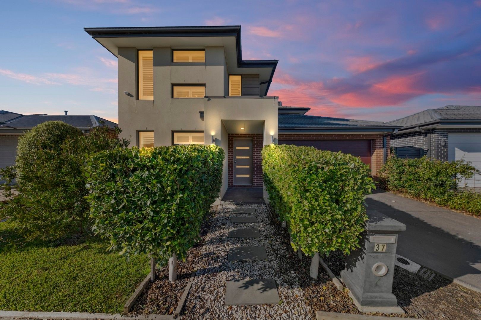 37 Heytesbury Drive, Officer South, VIC 3809
