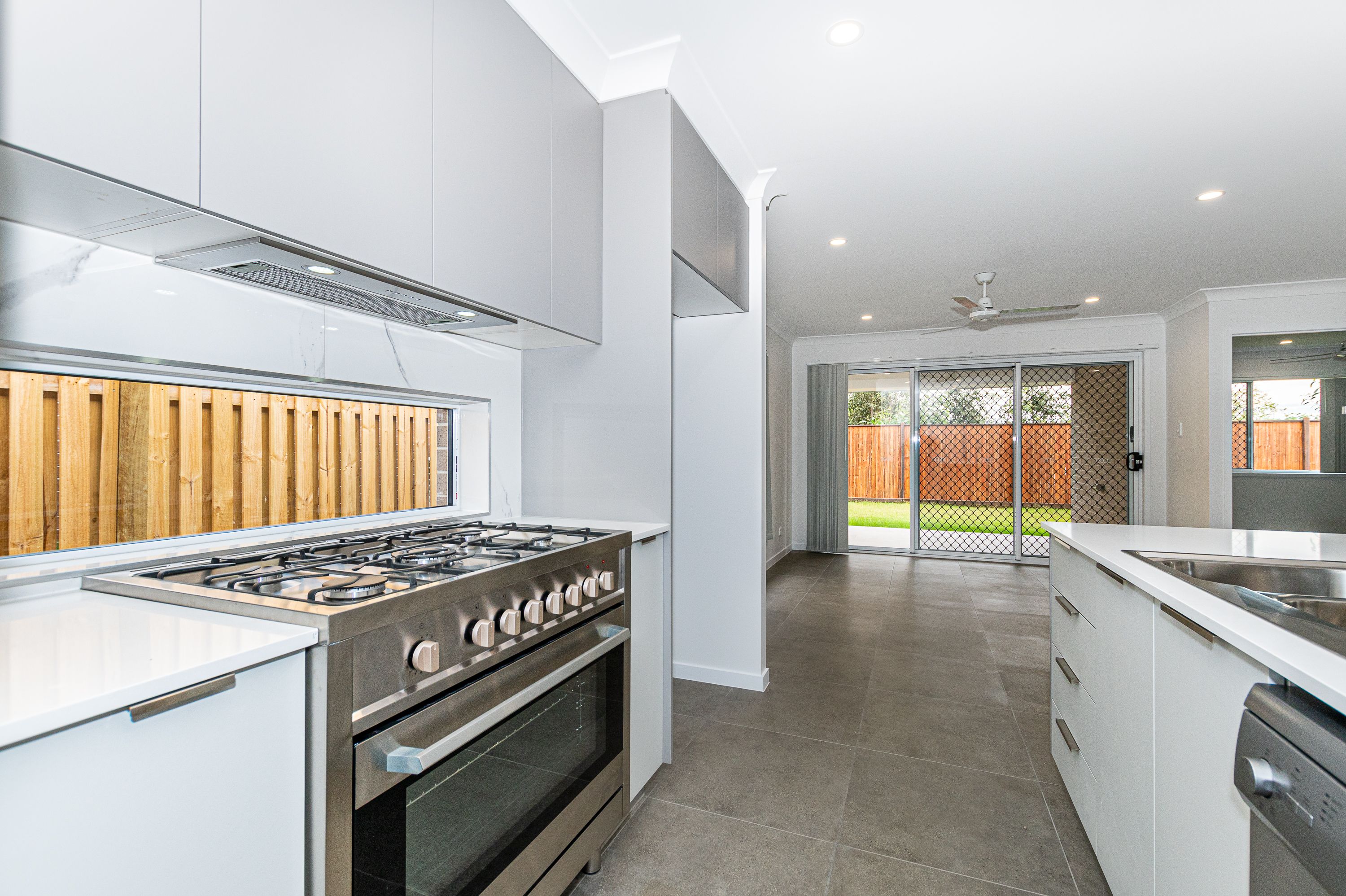 4 Tulip Tree Street, Park Ridge, QLD 4125