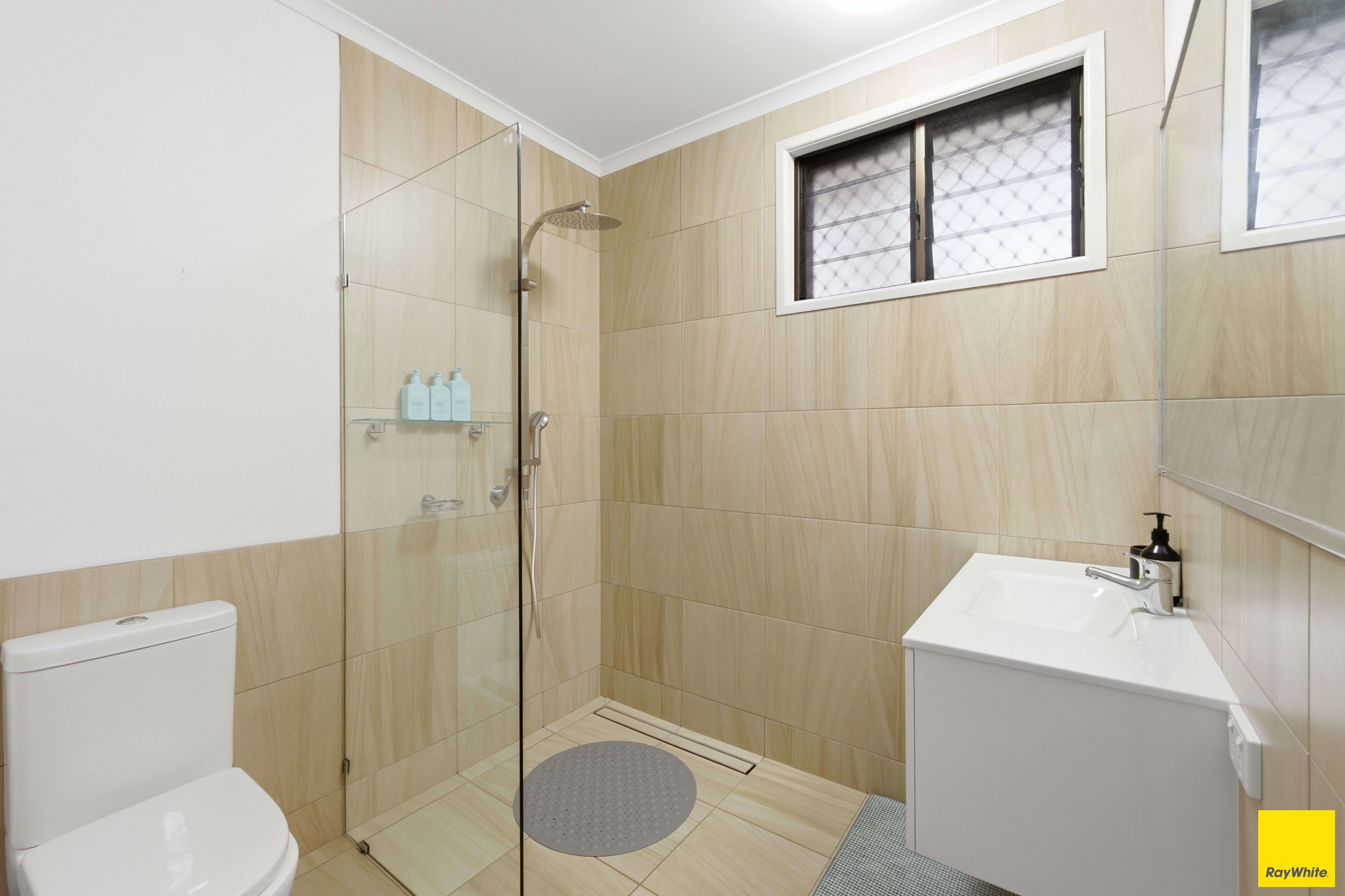 3/13 Amphora Street — photo 11 of 18
