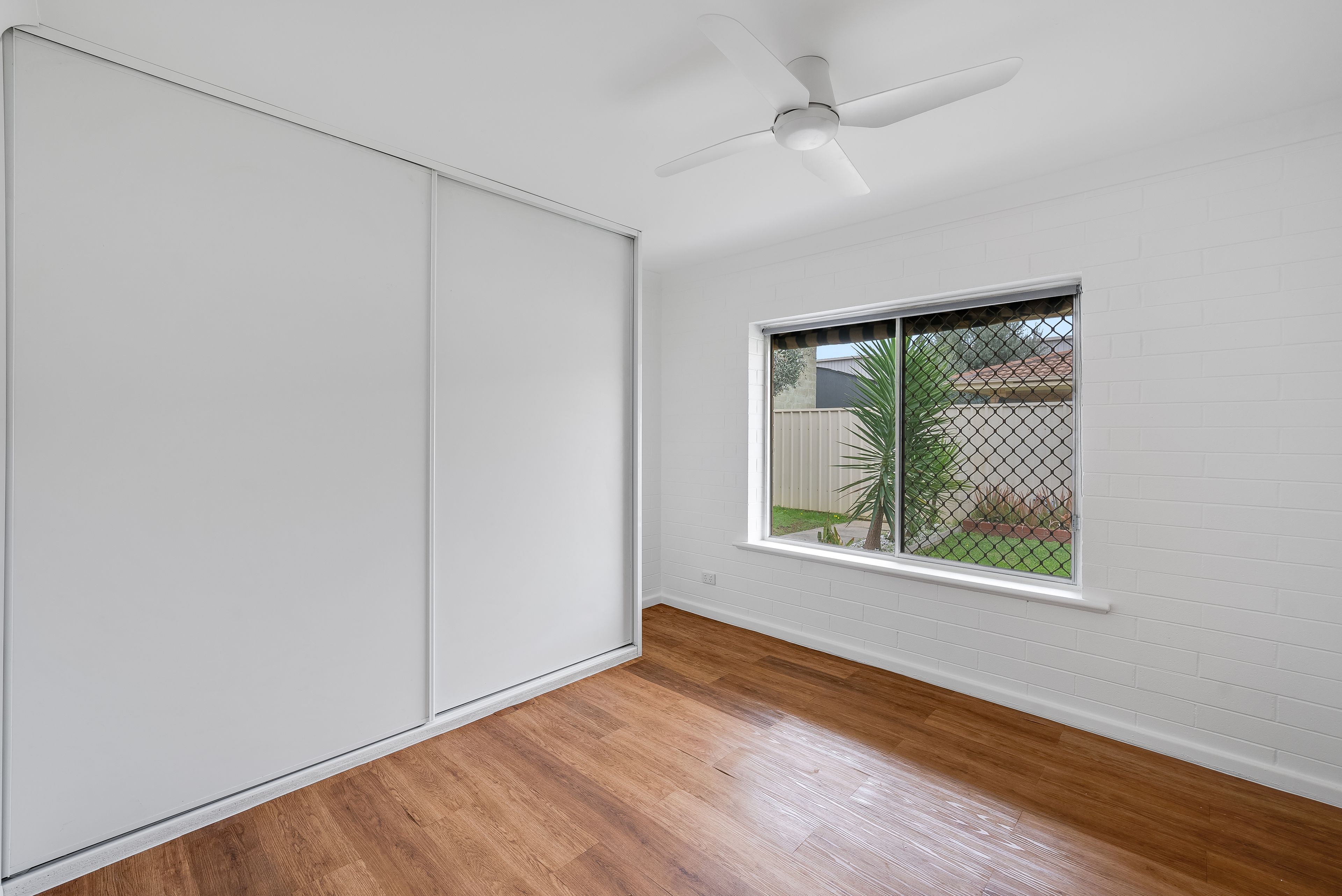 3/105 Ledger Road — photo 7 of 11
