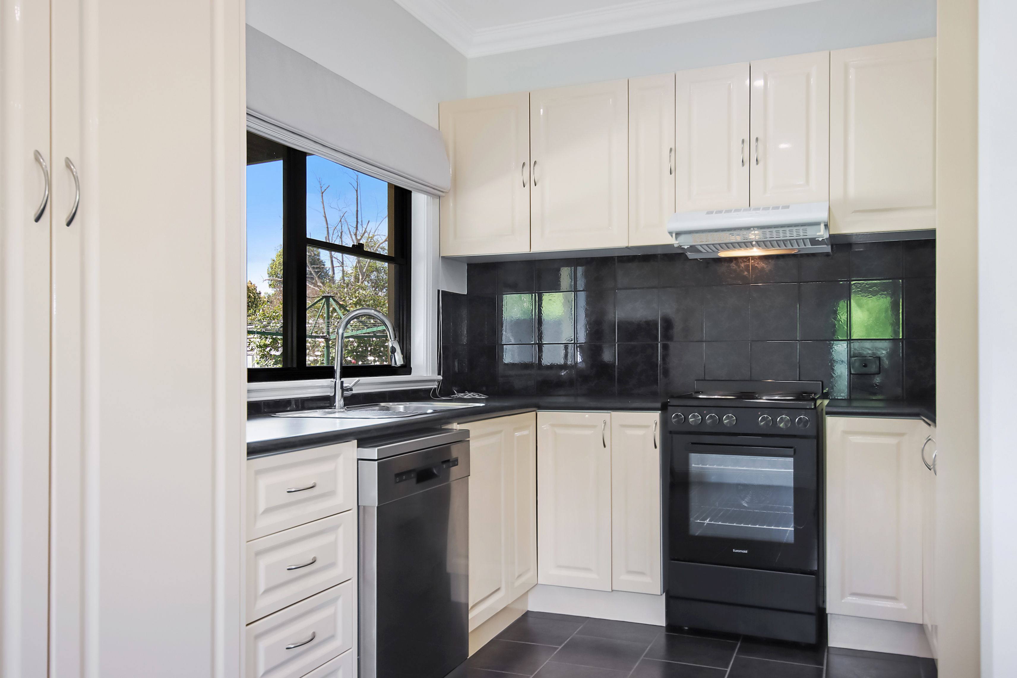 602 Welsh Street, Lavington, NSW 2641