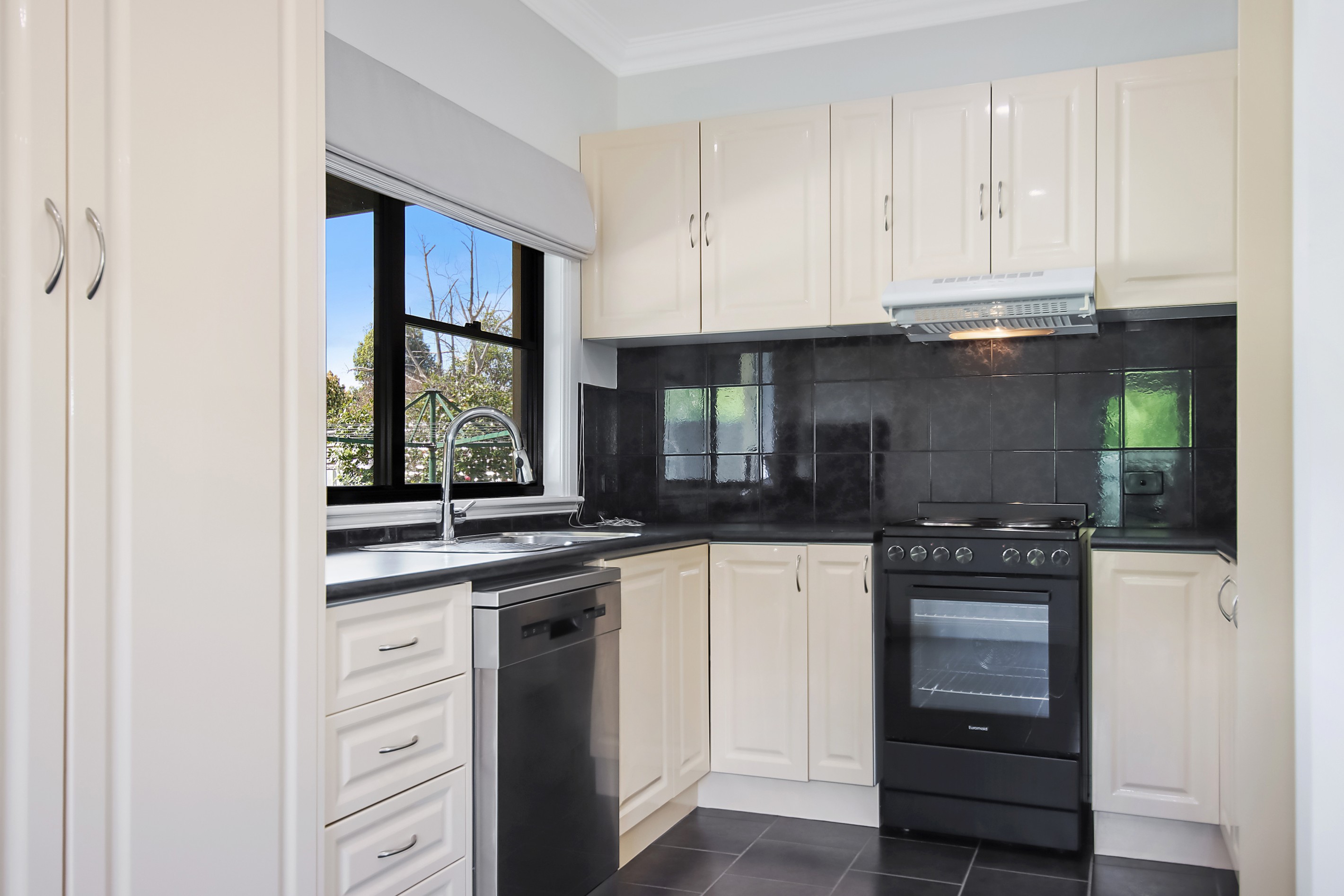 602 Welsh Street, Lavington, NSW 2641