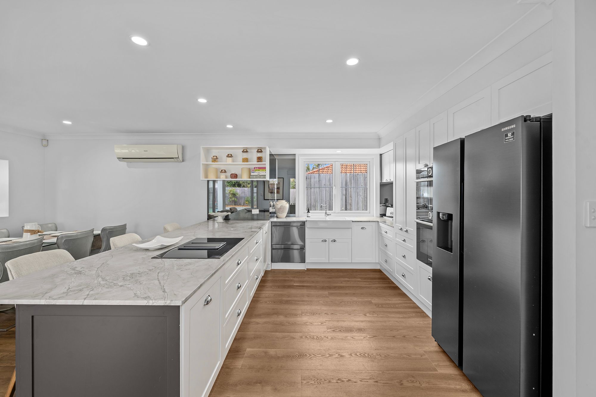 6 Lakeshore Drive, Helensvale, QLD 4212