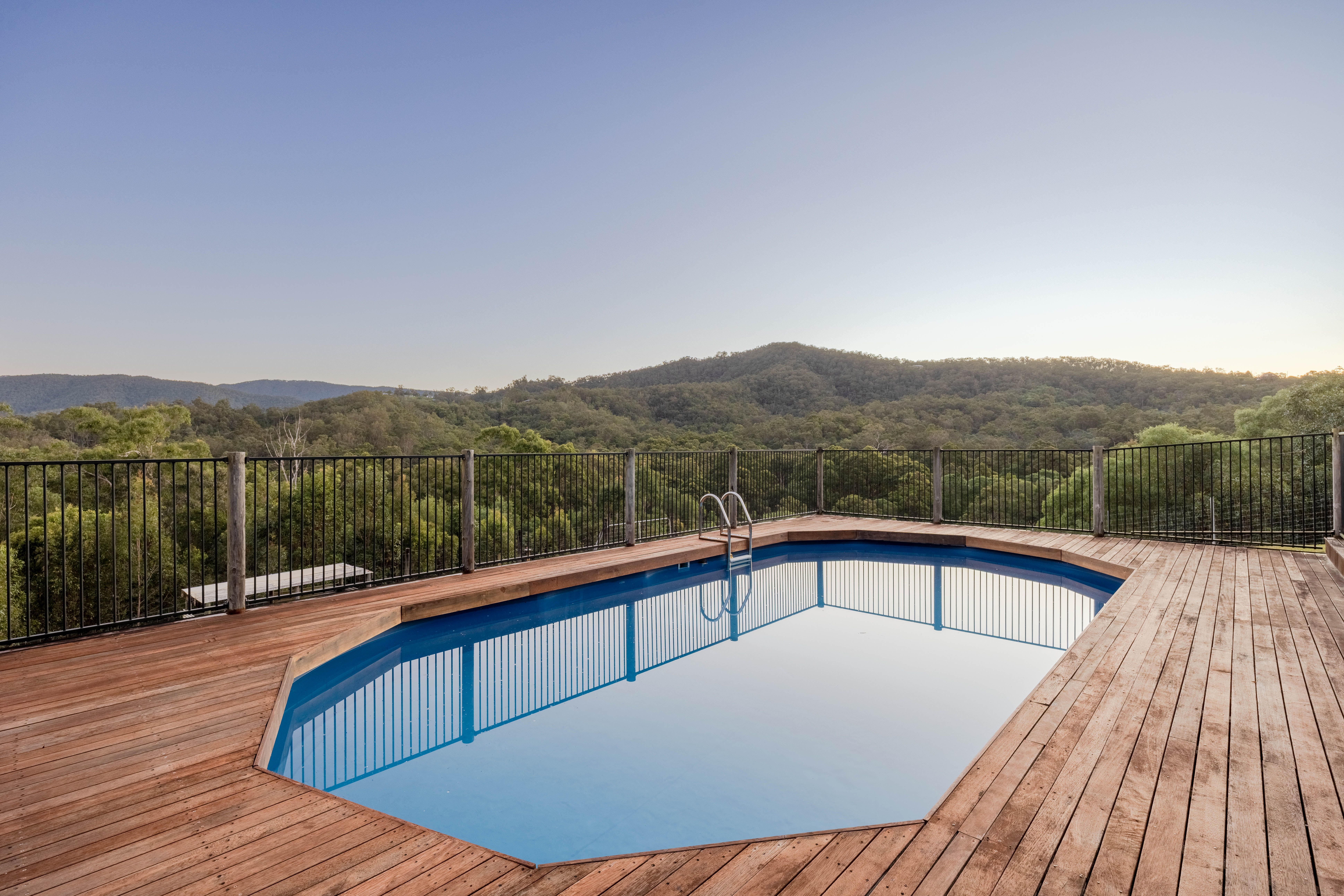 'Twin Peaks' - Idyllic Lifestyle, Spectacular Views And So Much More — photo 14 of 24