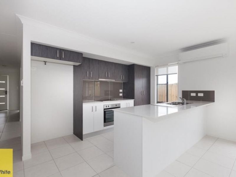 9 Paradise Street, Yarrabilba, QLD 4207