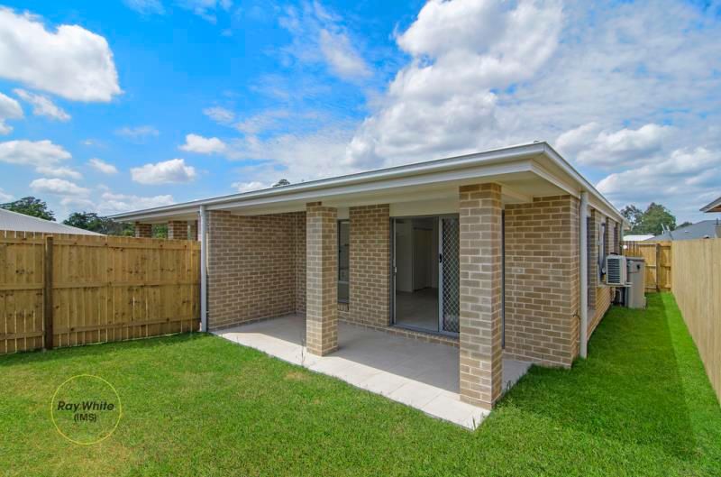 1/8 Foster Circuit, Hillcrest, QLD 4118