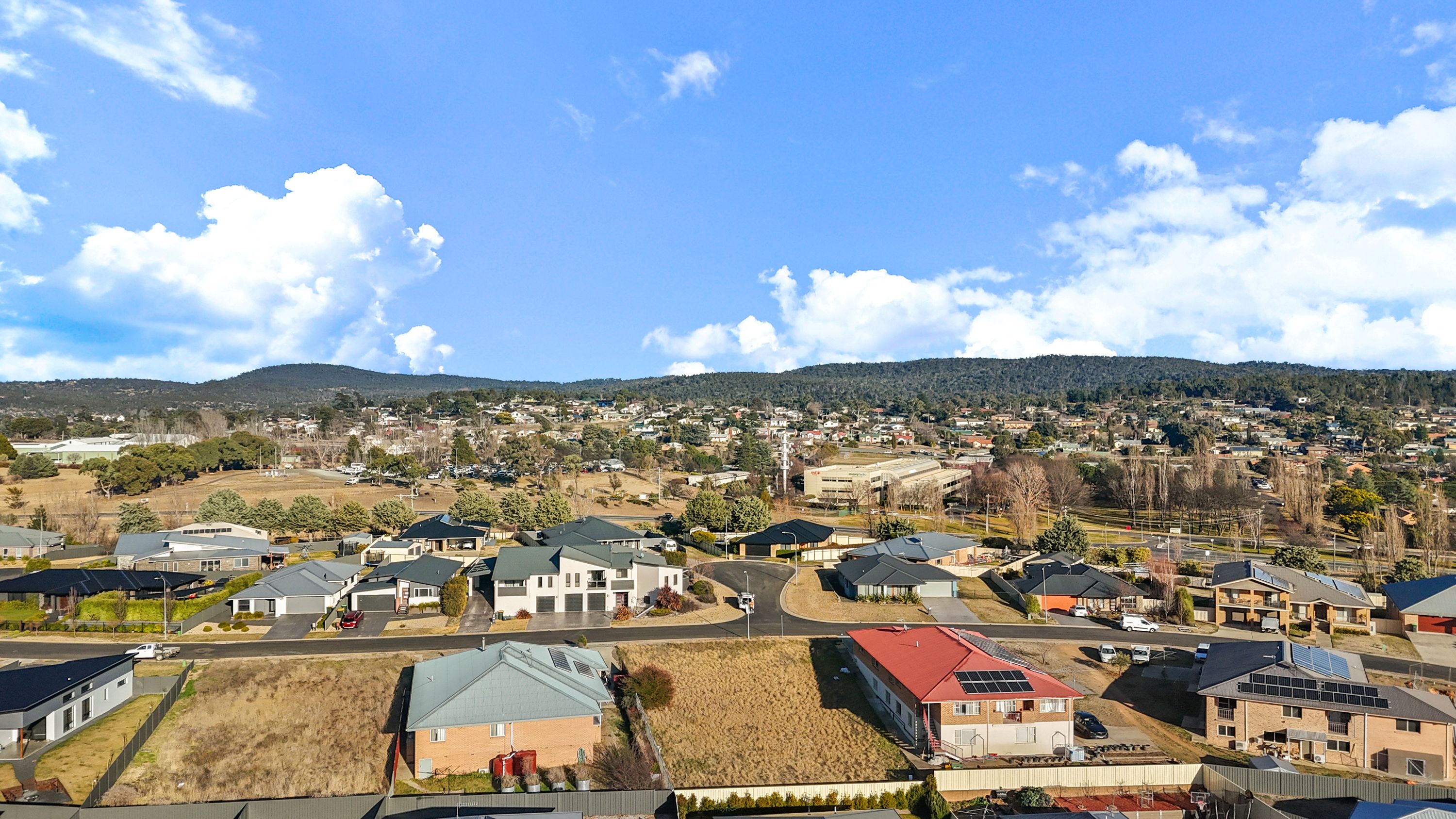 8 East Camp Drive, Cooma, NSW 2630