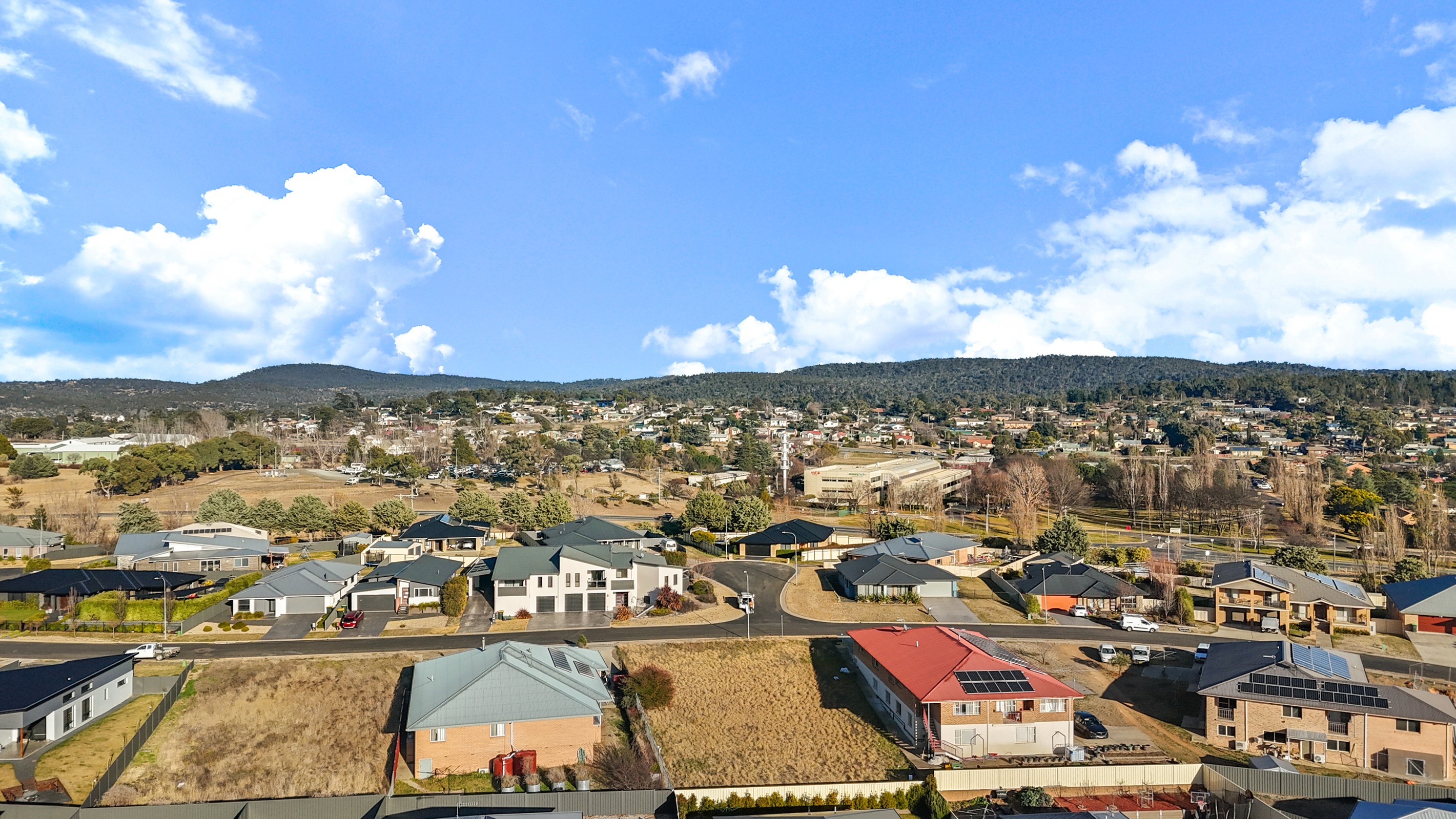 8 East Camp Drive, Cooma, NSW 2630