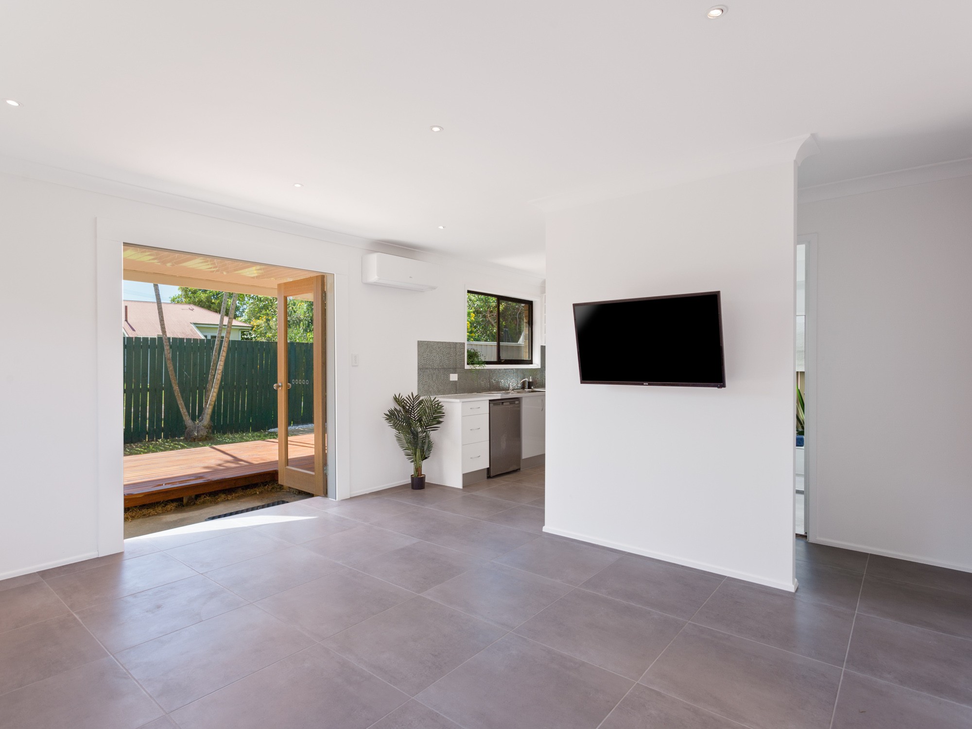 2/11 Spencer Street, Southport, QLD 4215