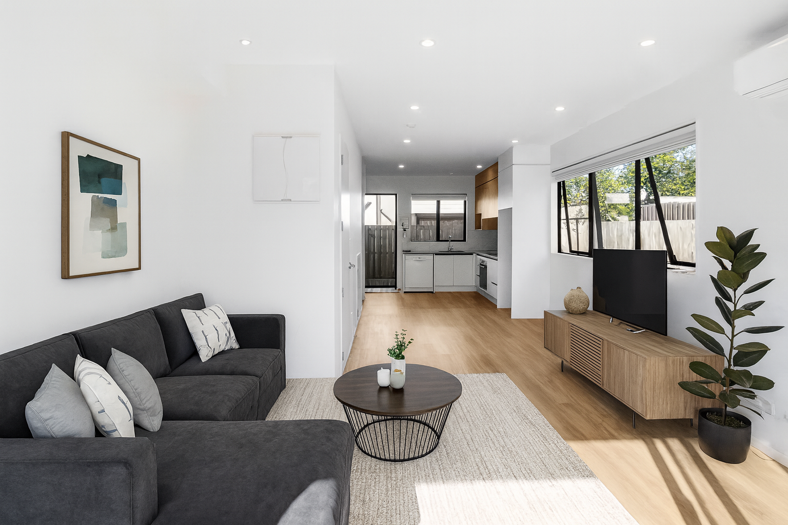 8/14 Clendon Place, Manurewa, Manukau City