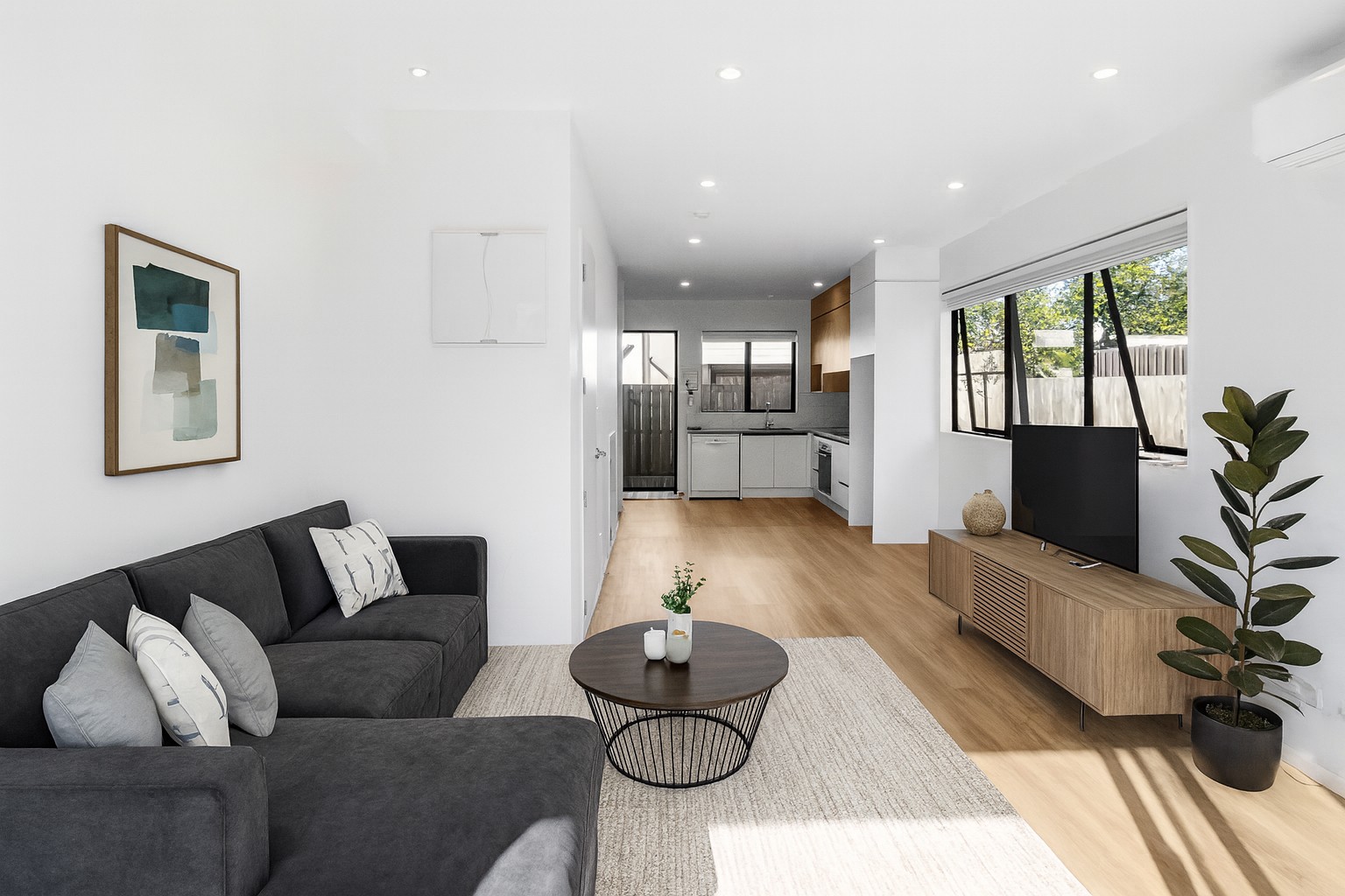 8/14 Clendon Place, Manurewa, Manukau City