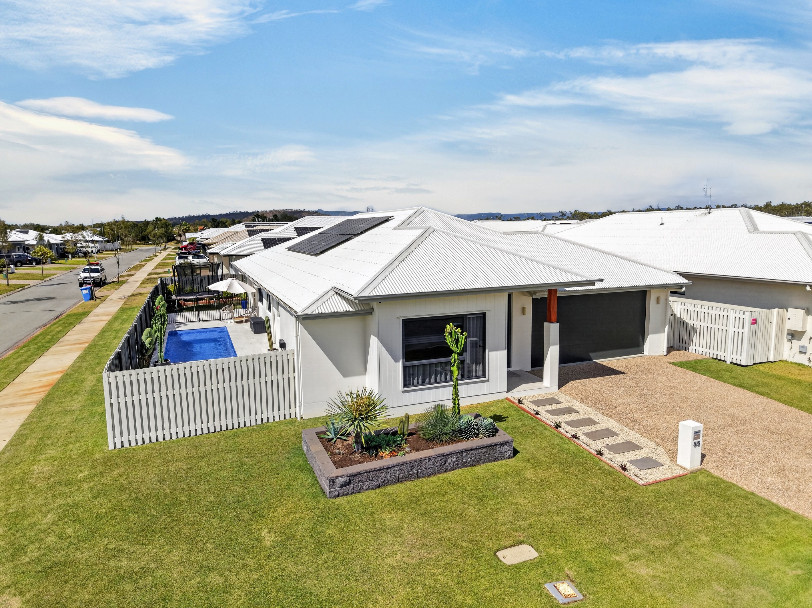 55 Columbus Street, Burdell, QLD 4818
