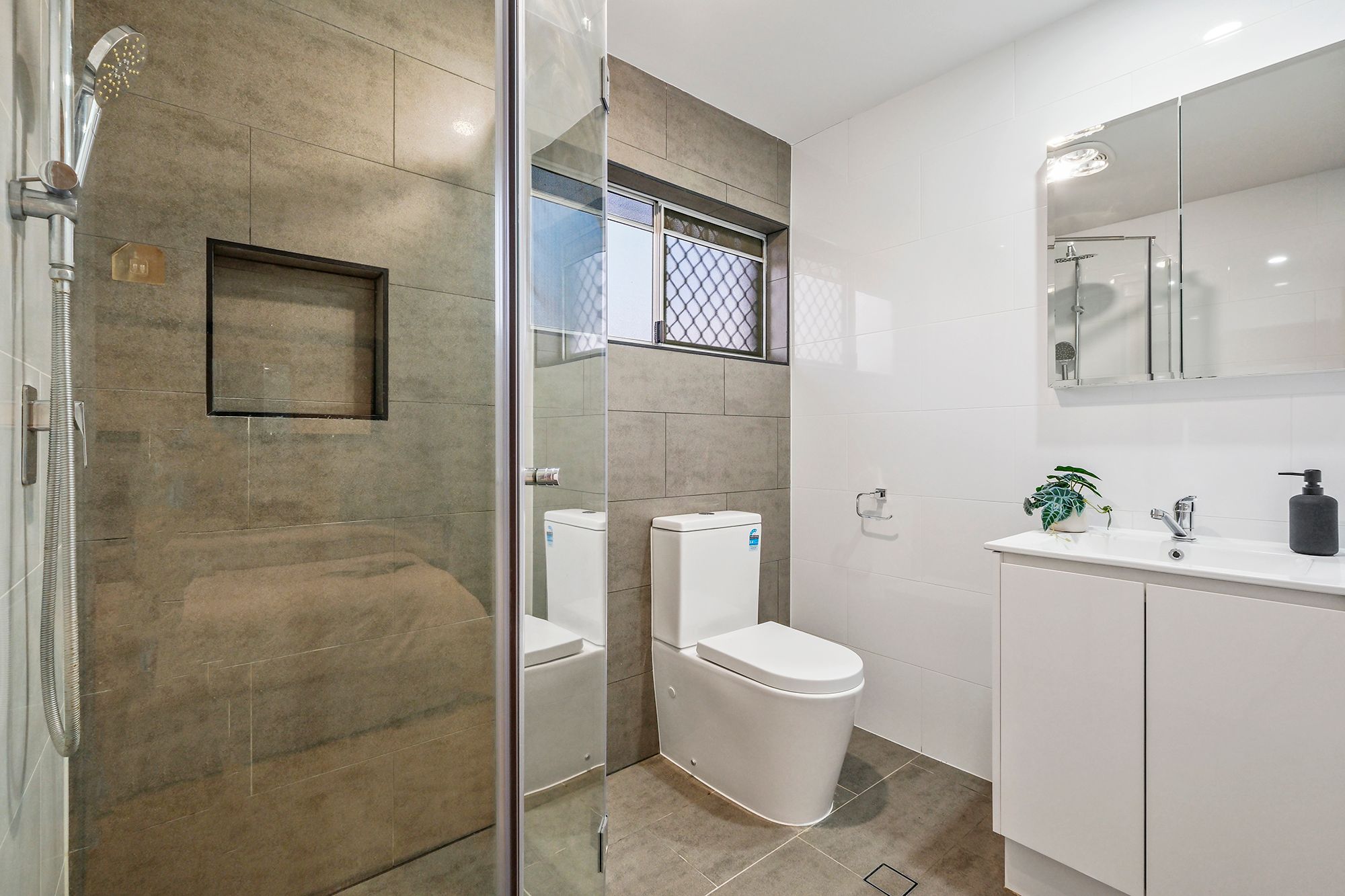51 Mukine Street — photo 15 of 18