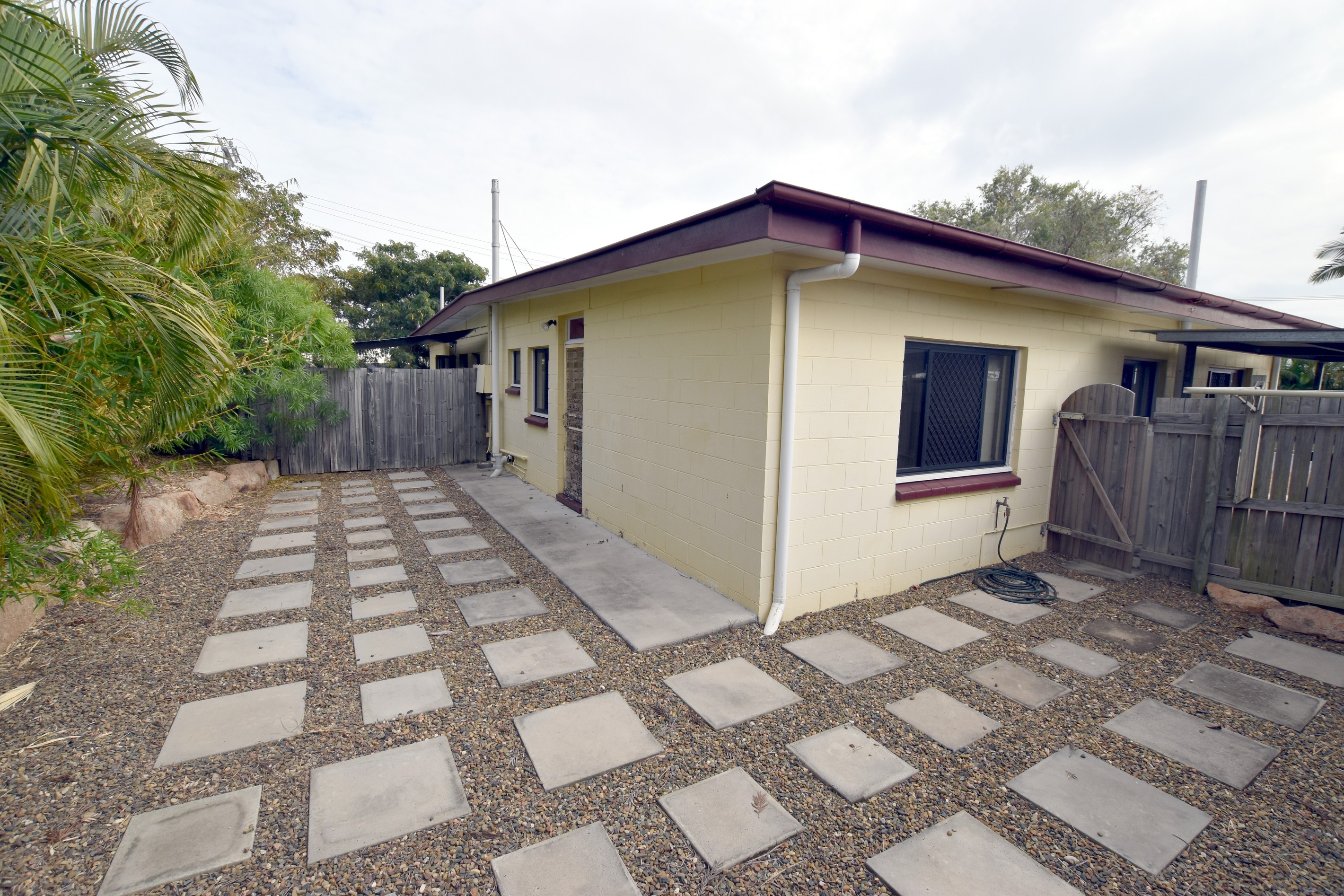 1/1 Smith Street, West Gladstone, QLD 4680