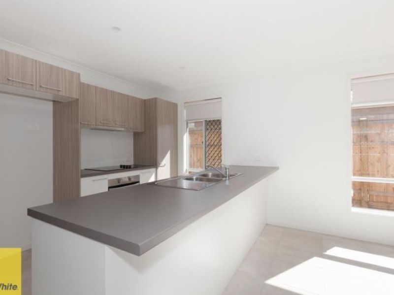 27 Primrose Cresent, Redbank Plains, QLD 4301