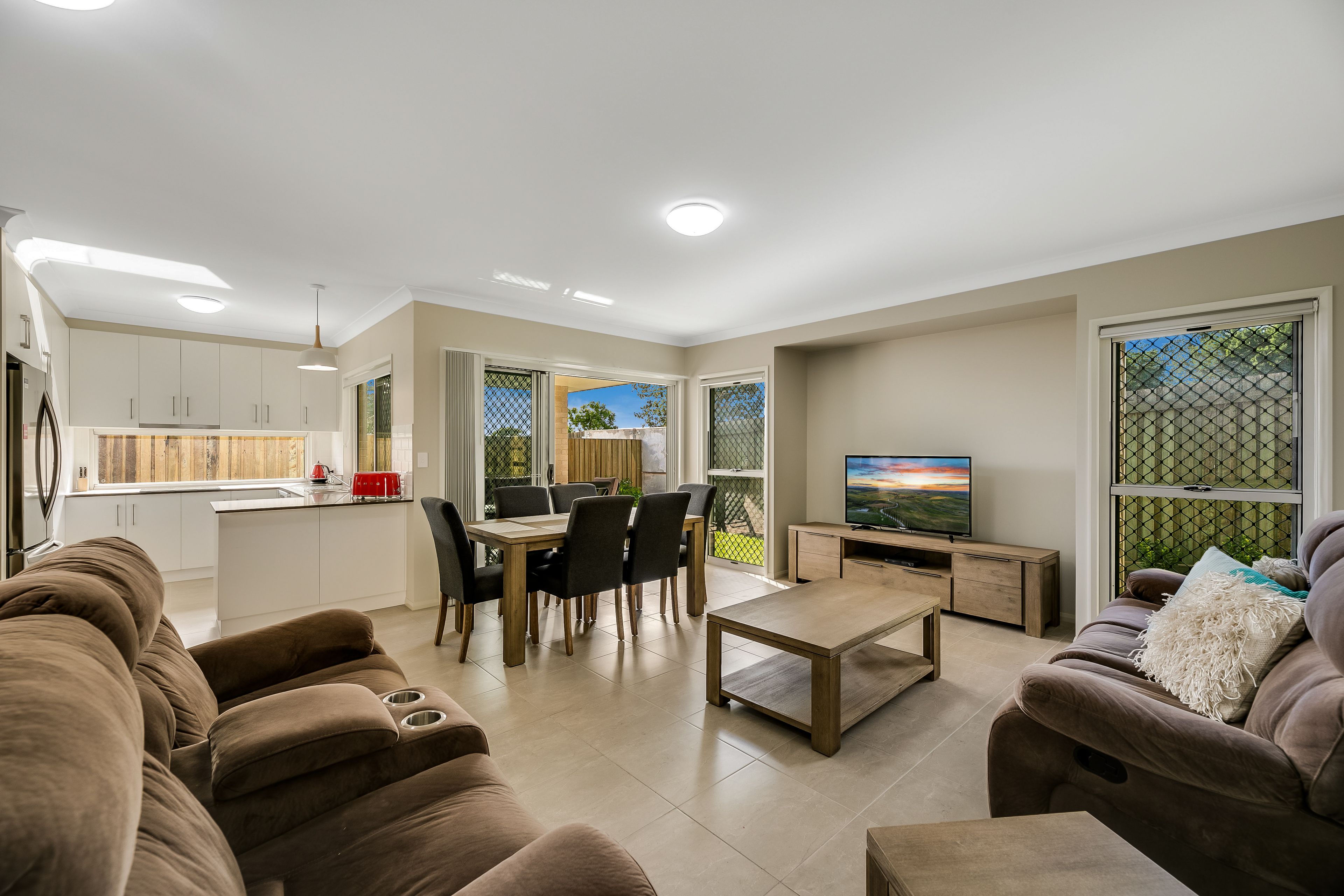 Unit 1/47 Entabeni Drive, Kearneys Spring, QLD 4350