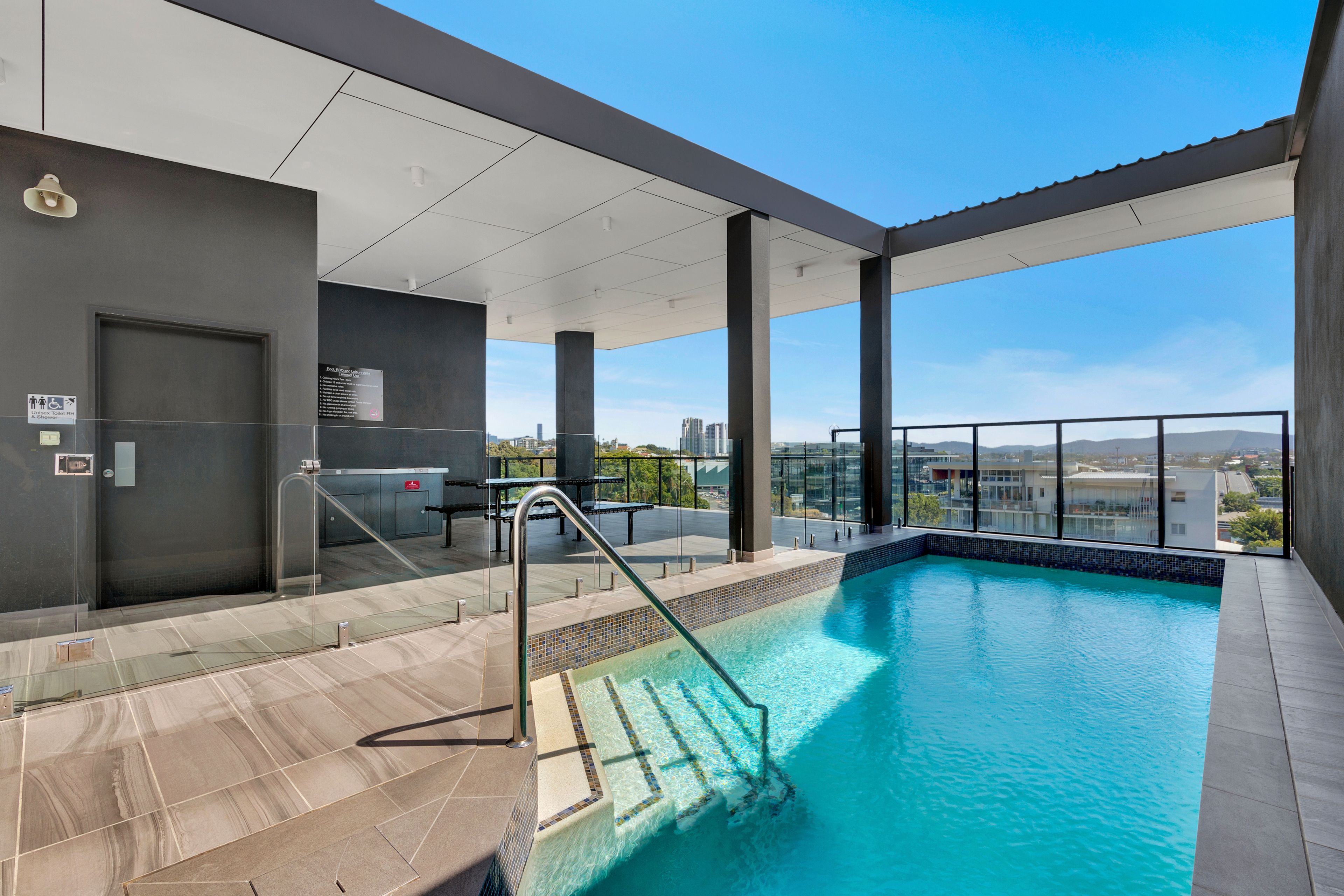 8 Hunt Street, Hamilton QLD 4007