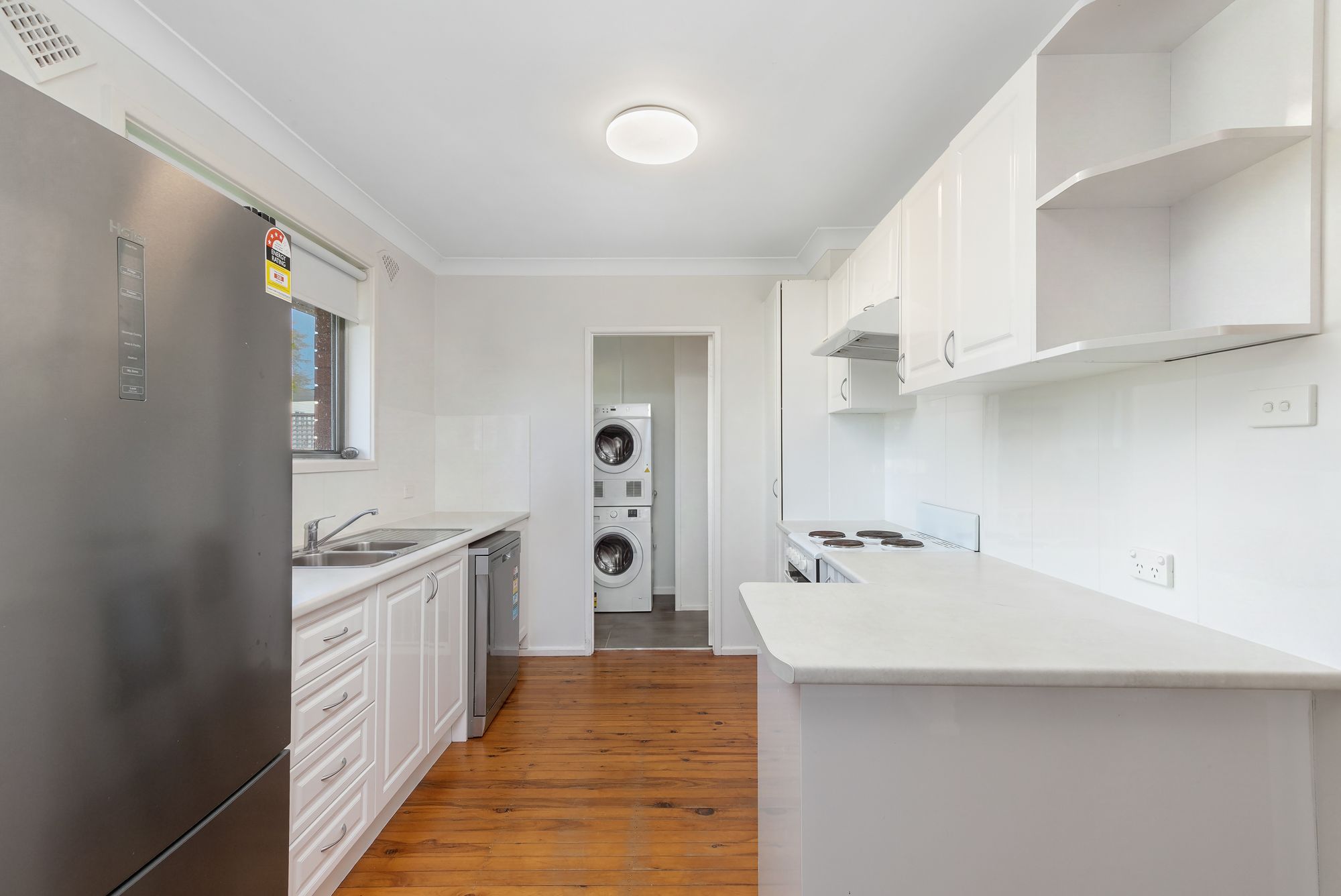 46 Elizabeth Crescent — photo 3 of 16