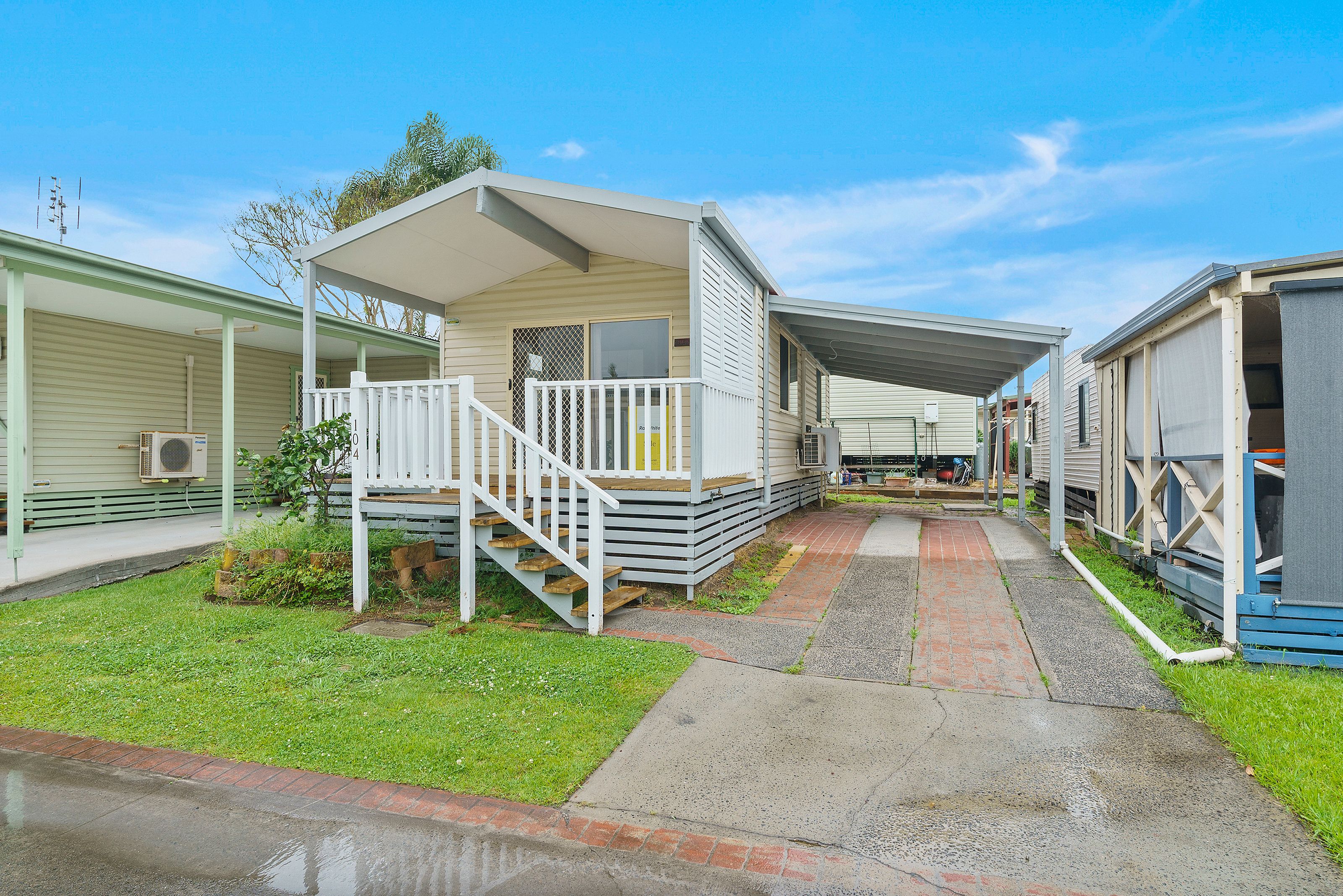 104/14 Shoalhaven Heads Road — photo from Ray White Gerringong