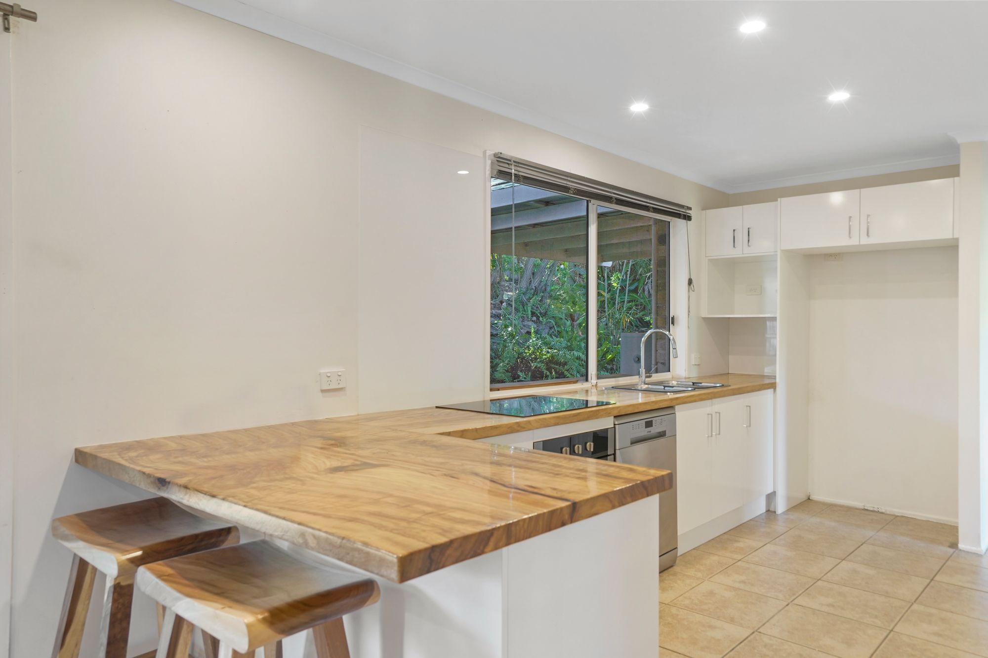 27 Barrine Drive — photo 4 of 26