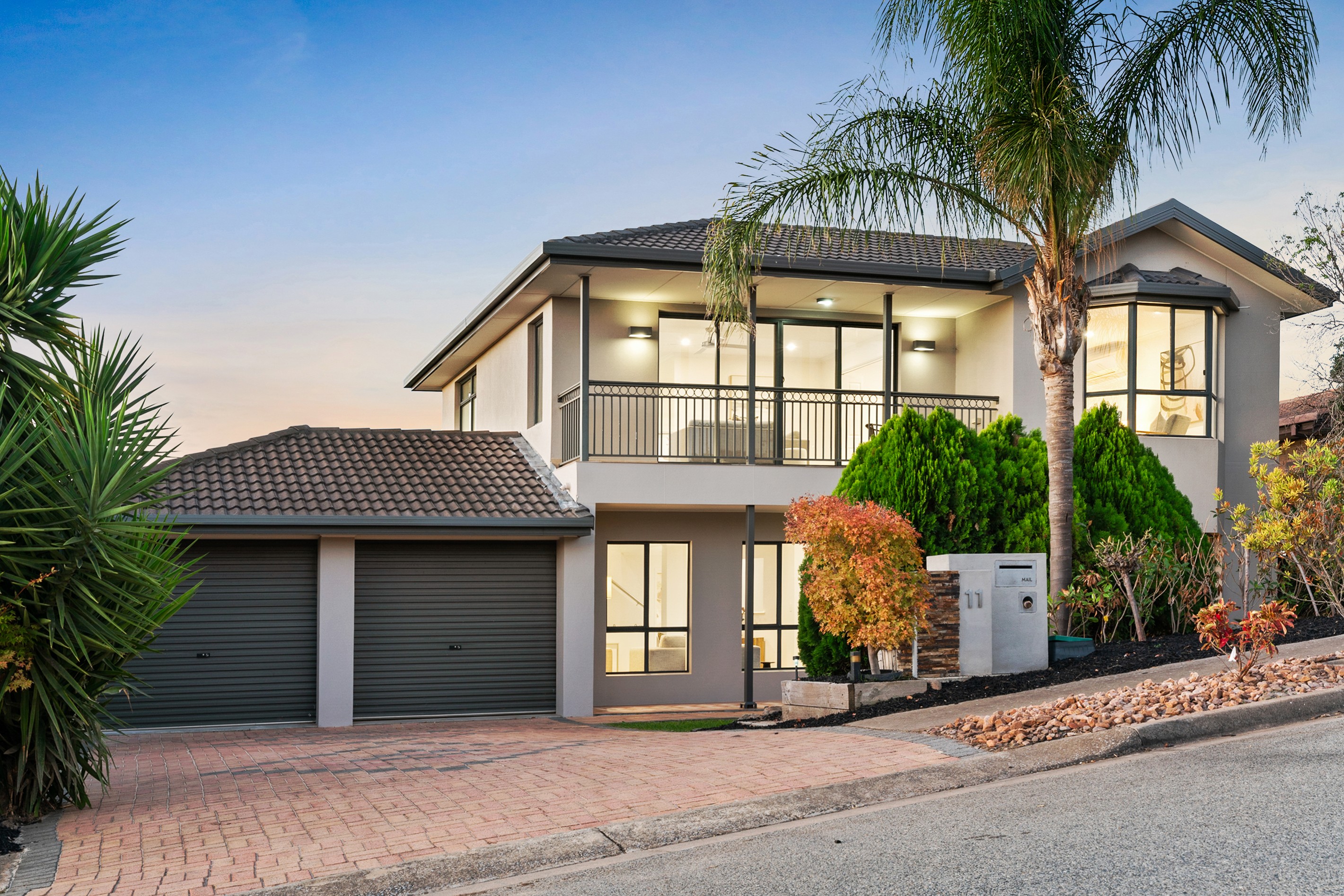 11 Brett Crescent, Hallett Cove, SA 5158