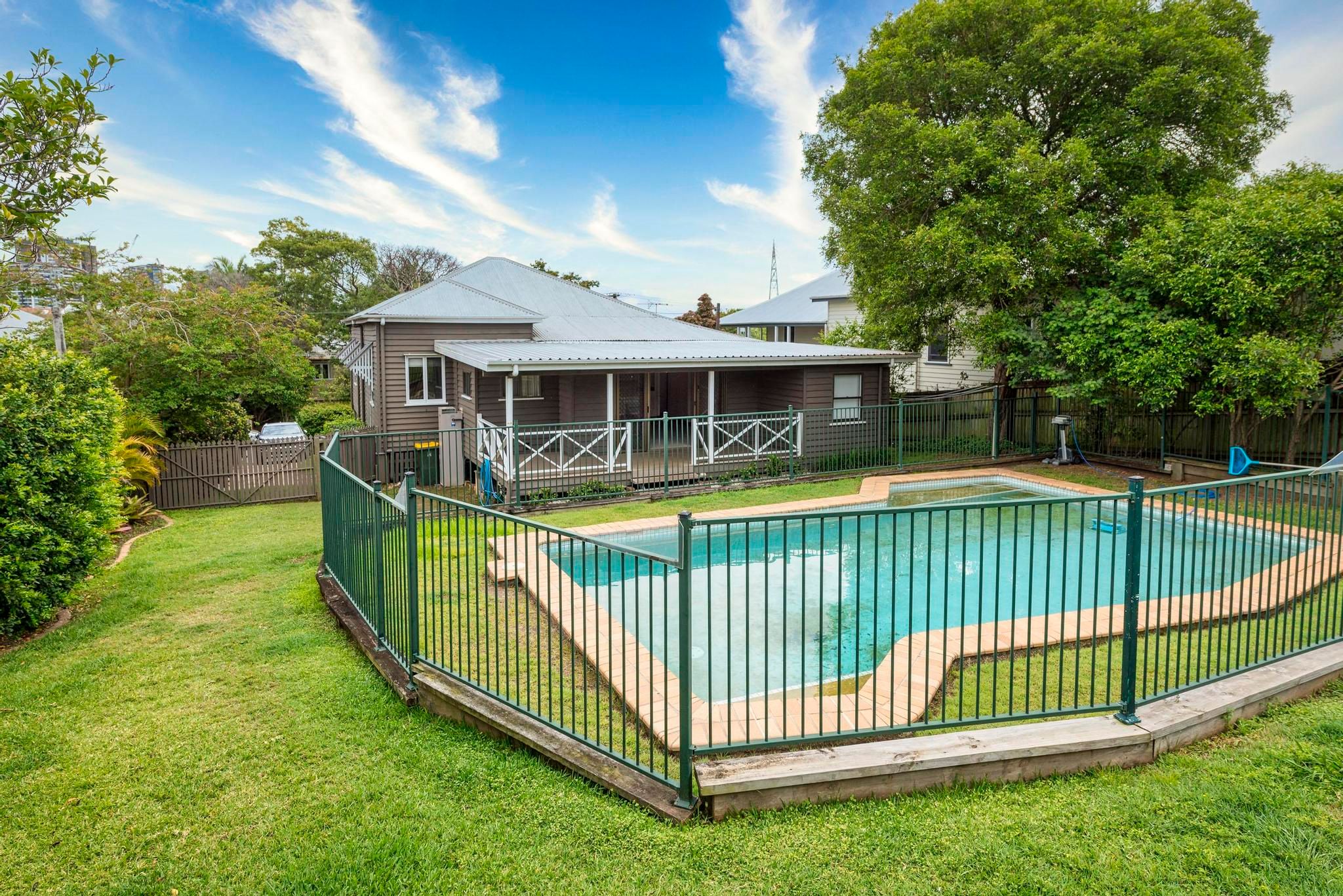 11 Birkalla Street, Bulimba, QLD 4171