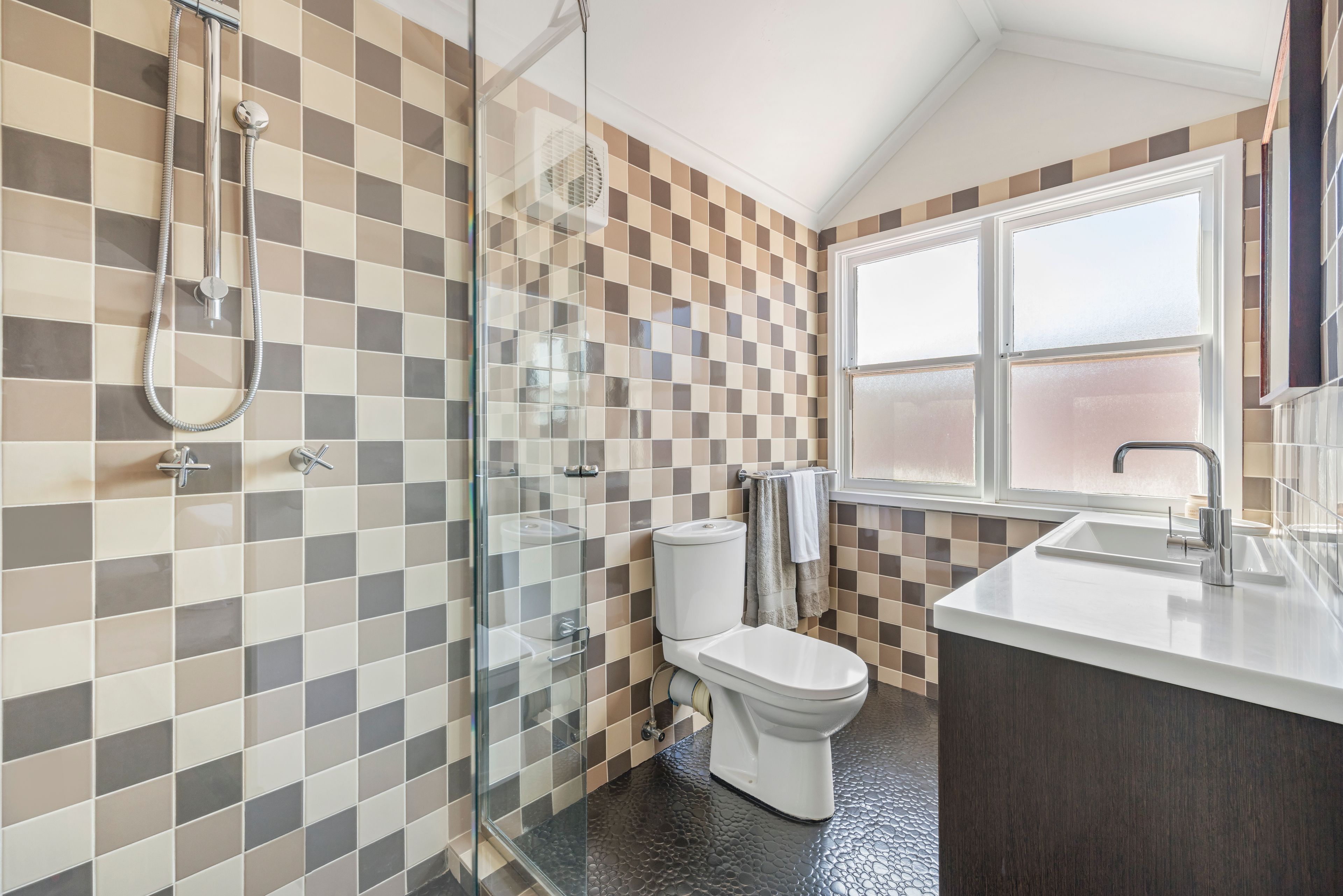 18 Cairo Street — photo 11 of 15