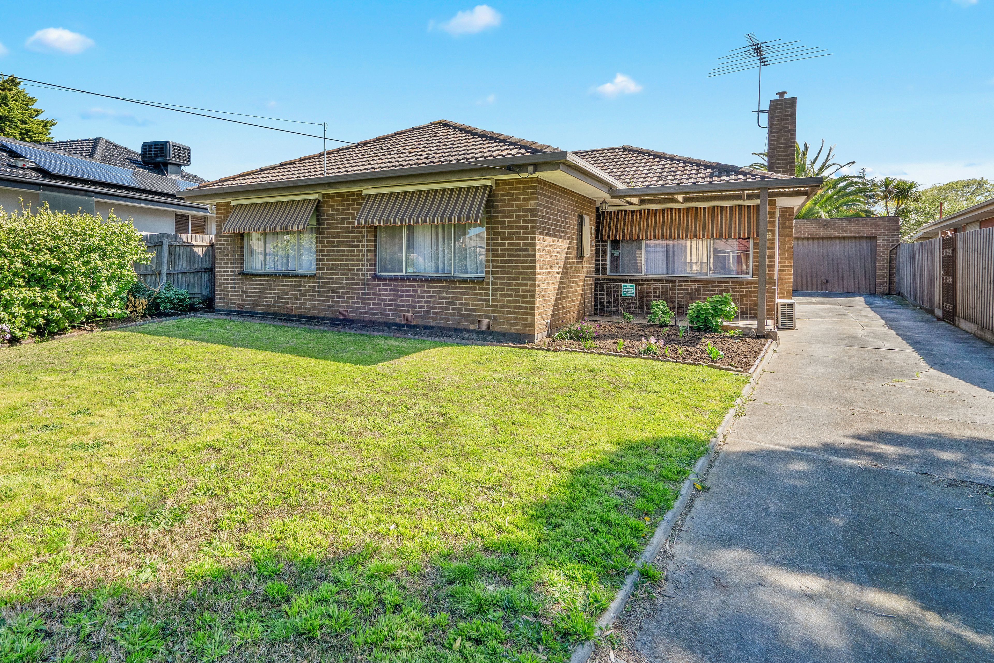 16 Smith Avenue, Thomastown VIC 3074