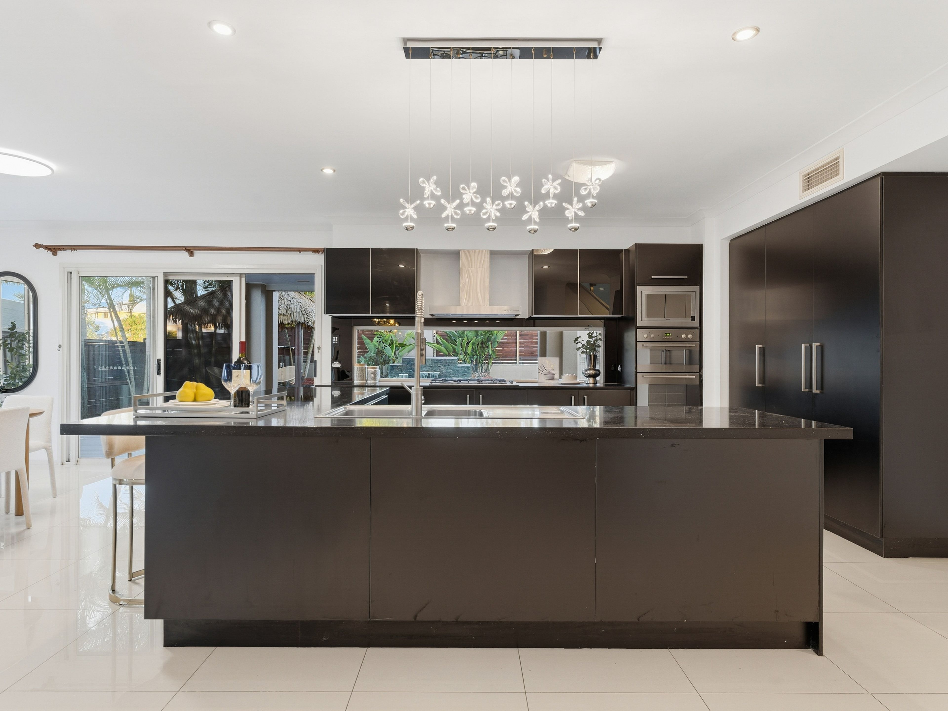 1 Henderson Street — photo 10 of 30