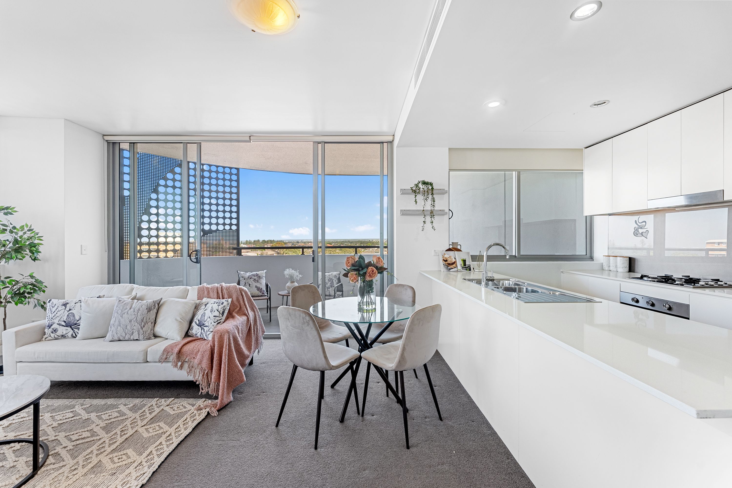 702/342-344 Bay Street — photo 5 of 15
