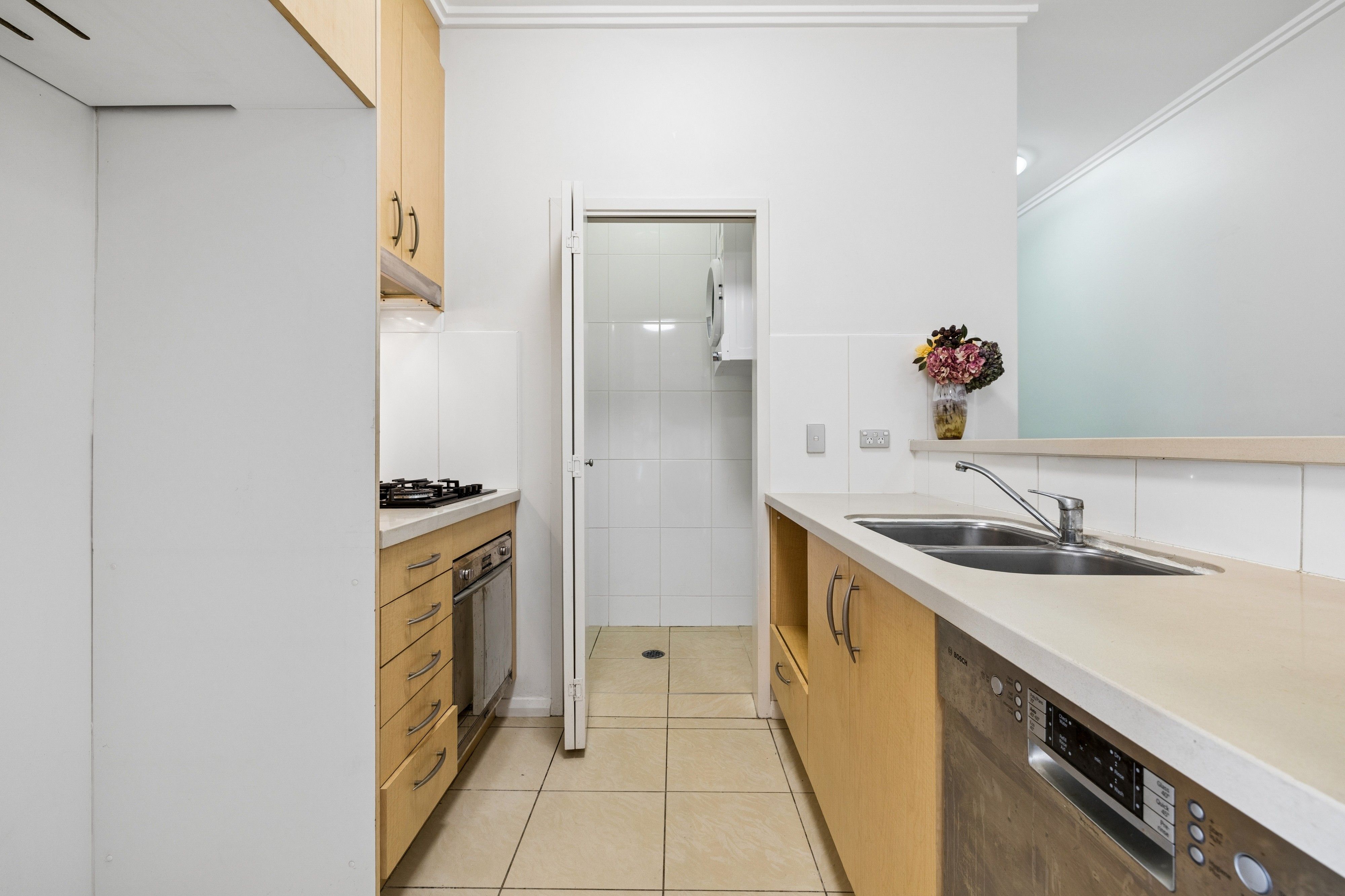 42/1 Janoa Place — photo 3 of 12