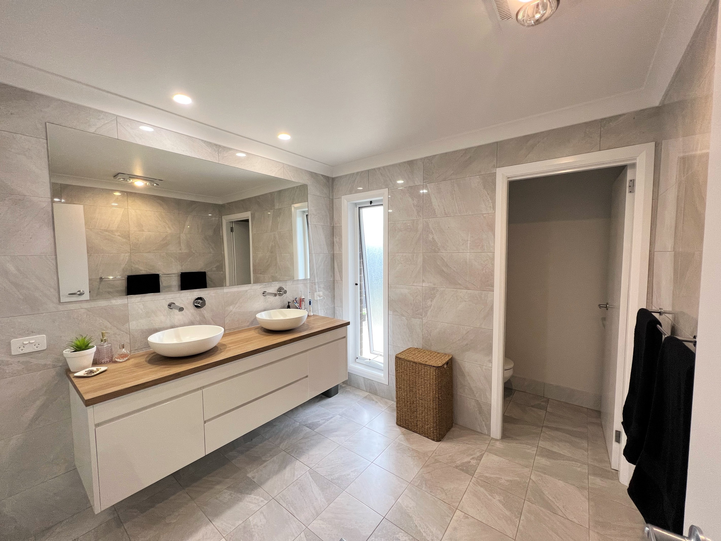 18 Charles Place, West Wyalong, NSW 2671