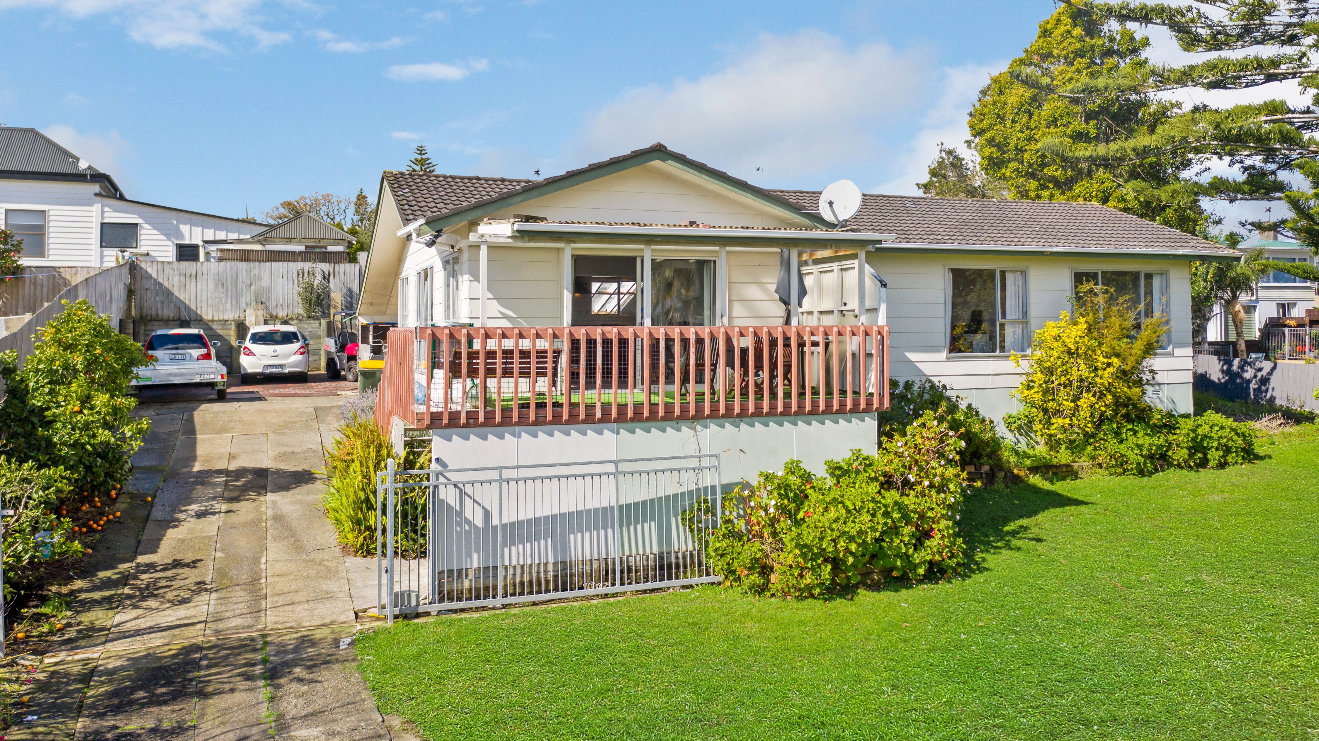 19a Rodney Street, Howick, Manukau City