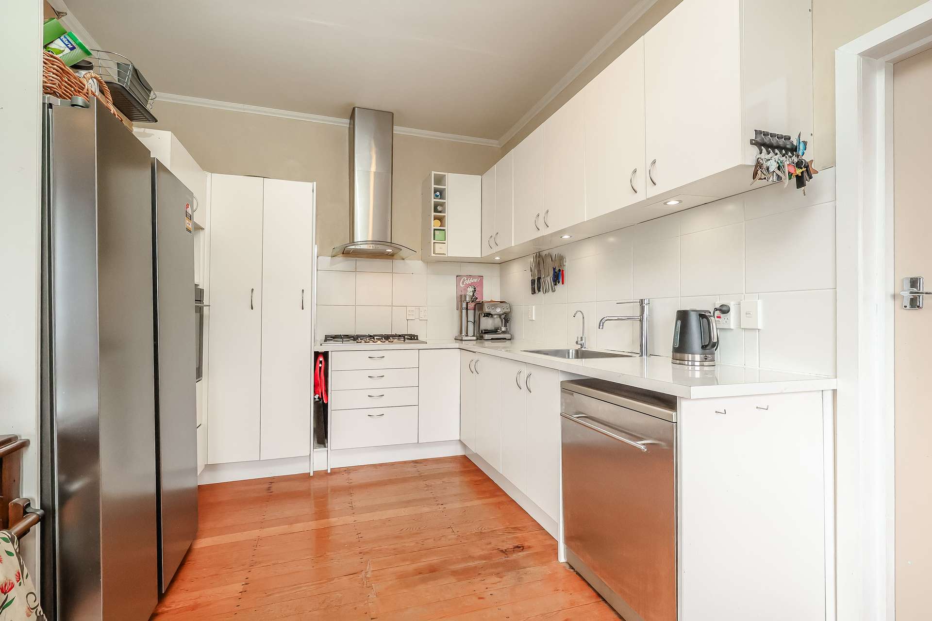 75 Oxley Crescent photo 1